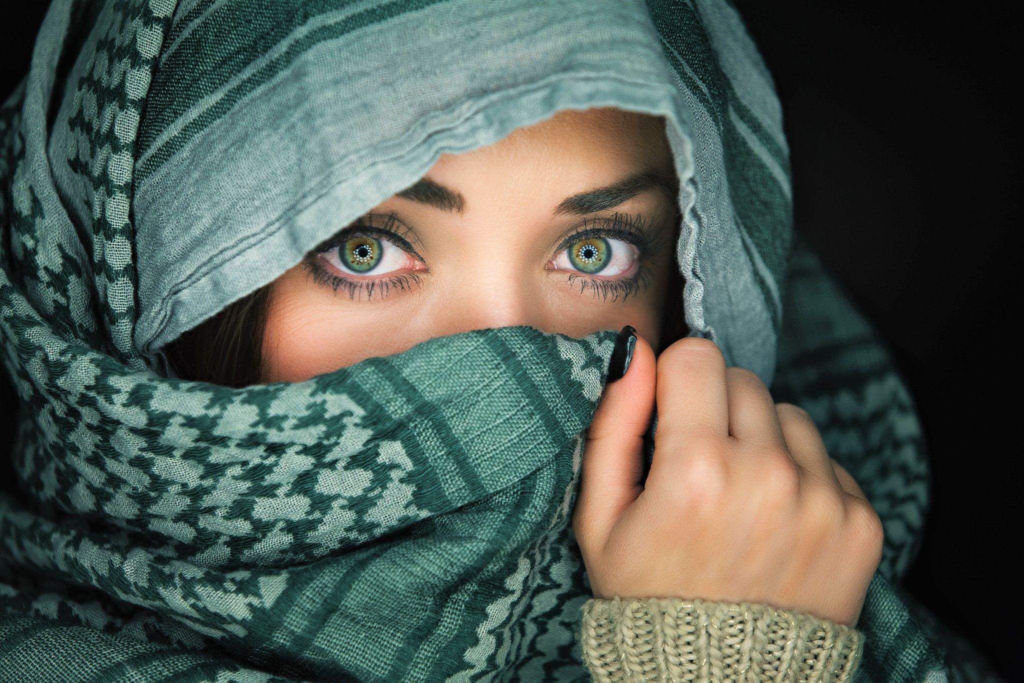 2048x1365 Green Eyed Girl HD Wallpaper. Background Imagex1365