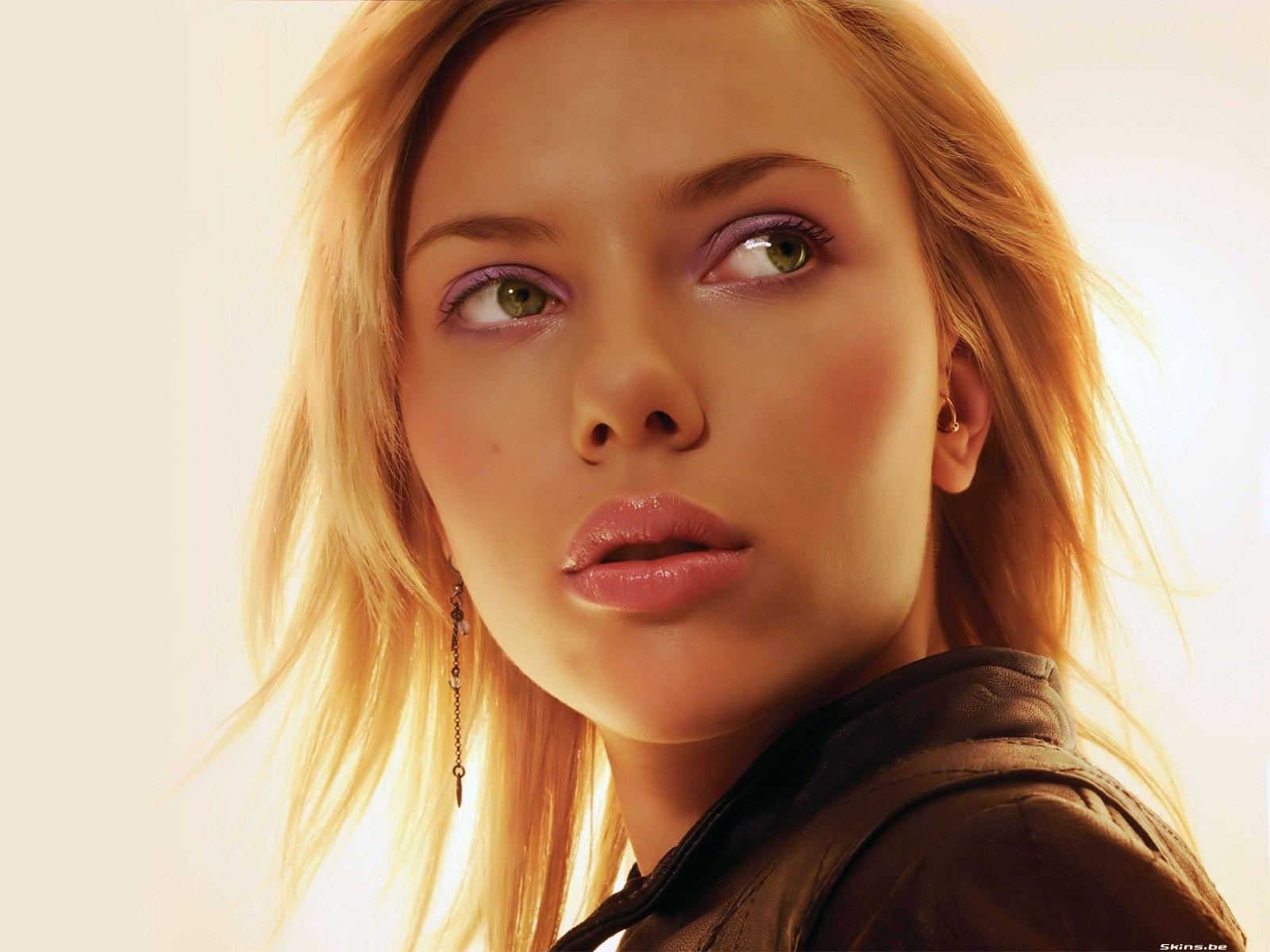 1600x1200 Scarlett Johansson, face, women, actress, celebrity, portrait