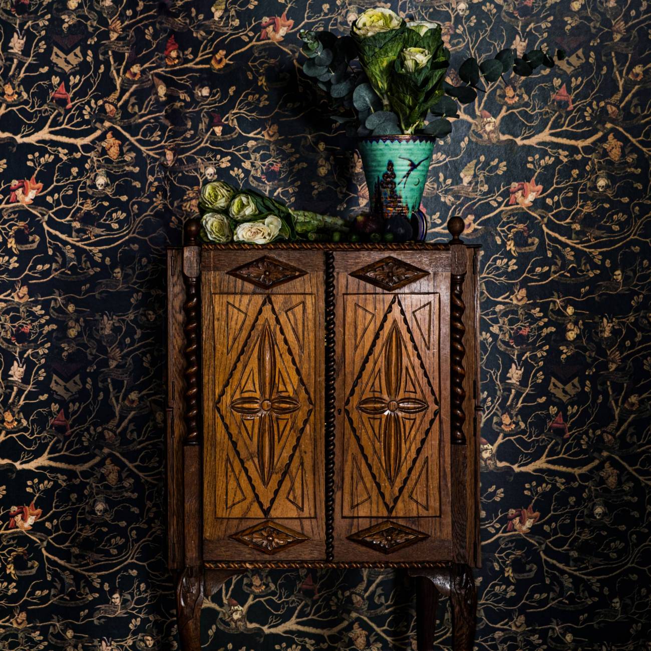 1300x1300 Black Family Tapestry Wallpaper Potter Wallpaper Mural- MinaLima