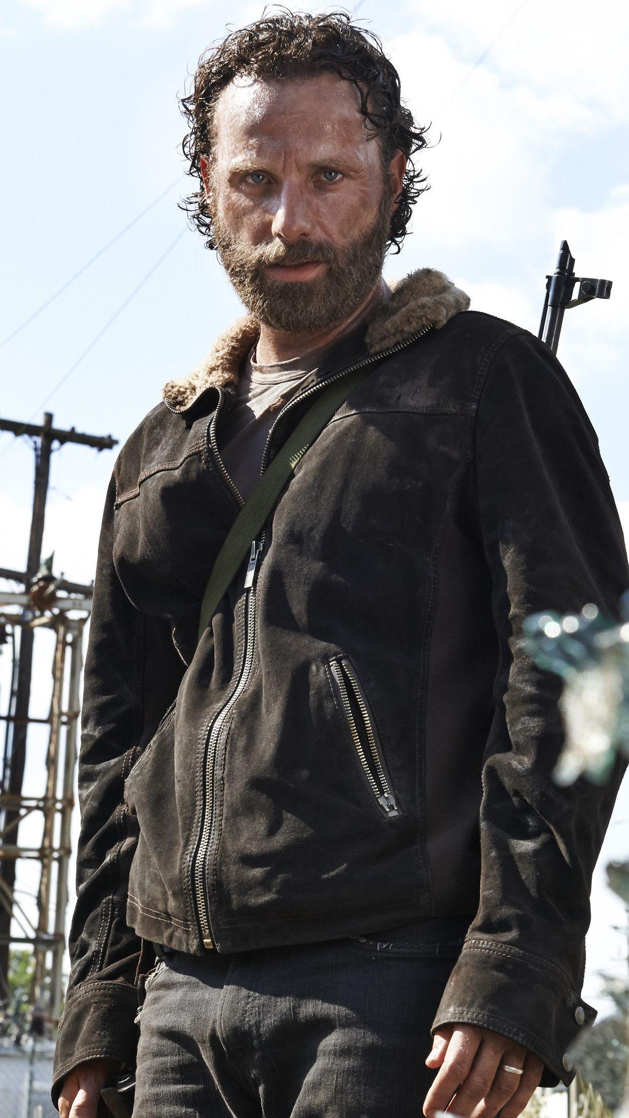 1242x2208 The Walking Dead Free Wallpaper Rick