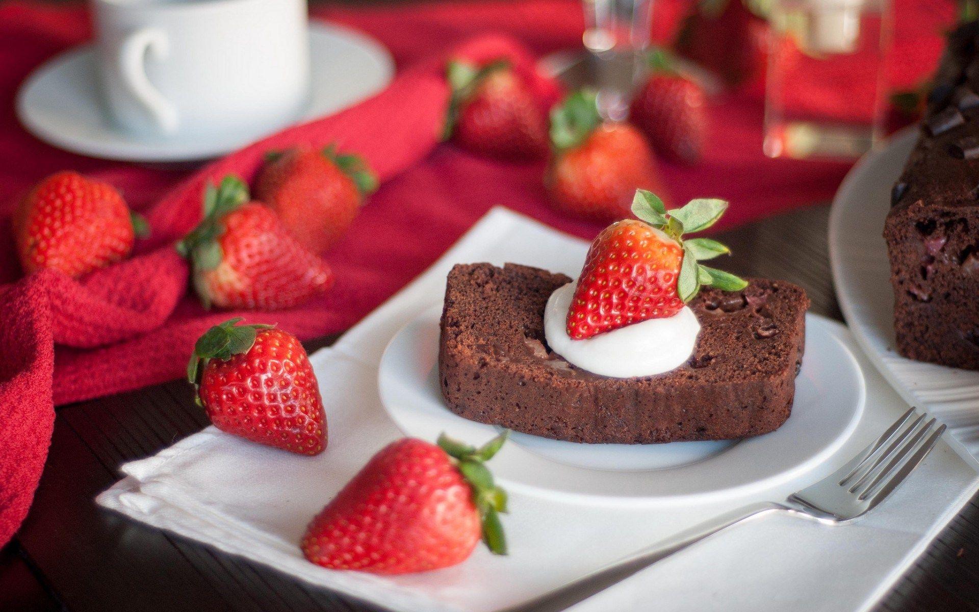 1920x1200 Dessert Cake Strawberries Berries Paris France Tour Eiffel Statue