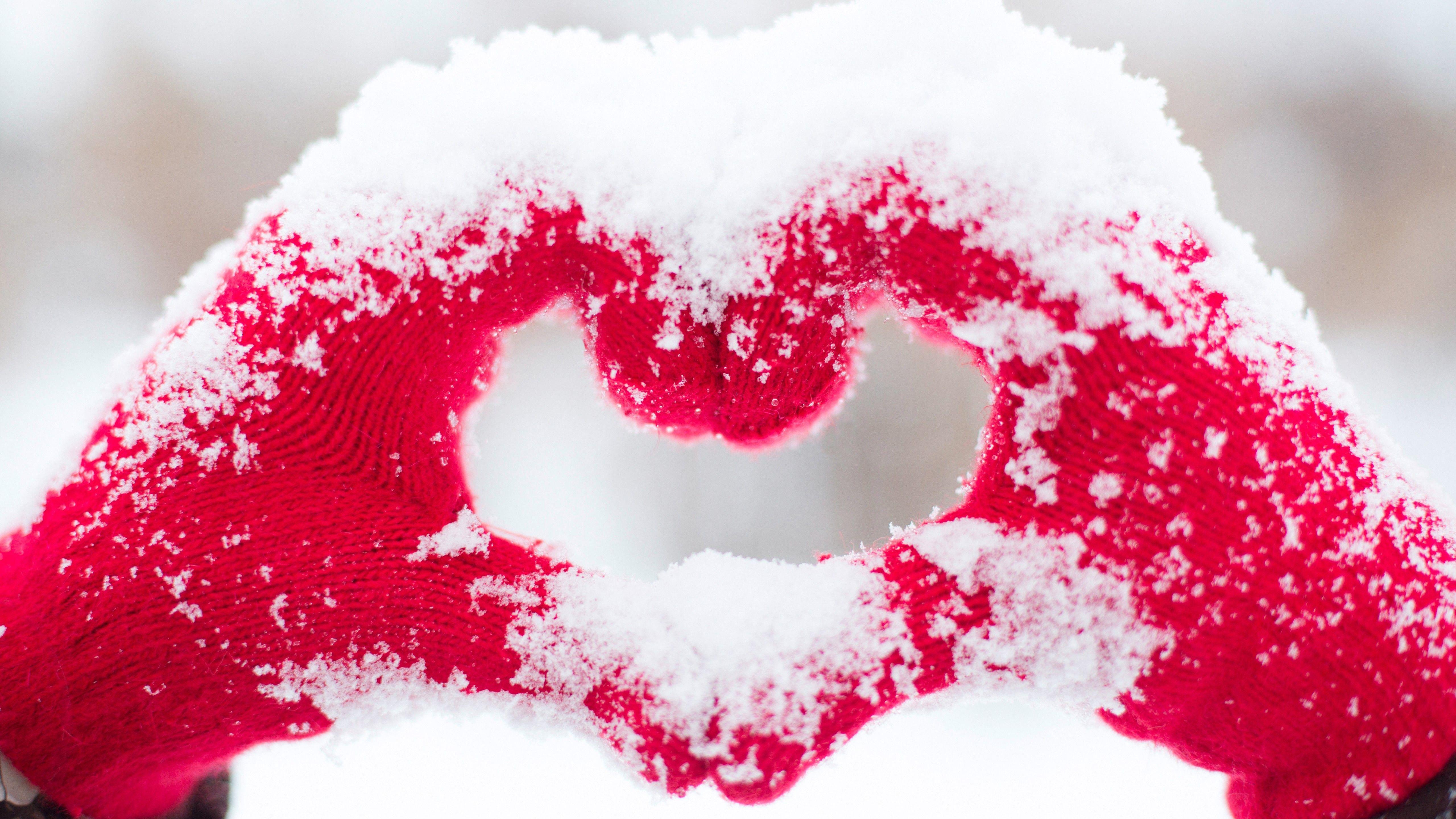 5120x2880 Love Photography Wallpaper