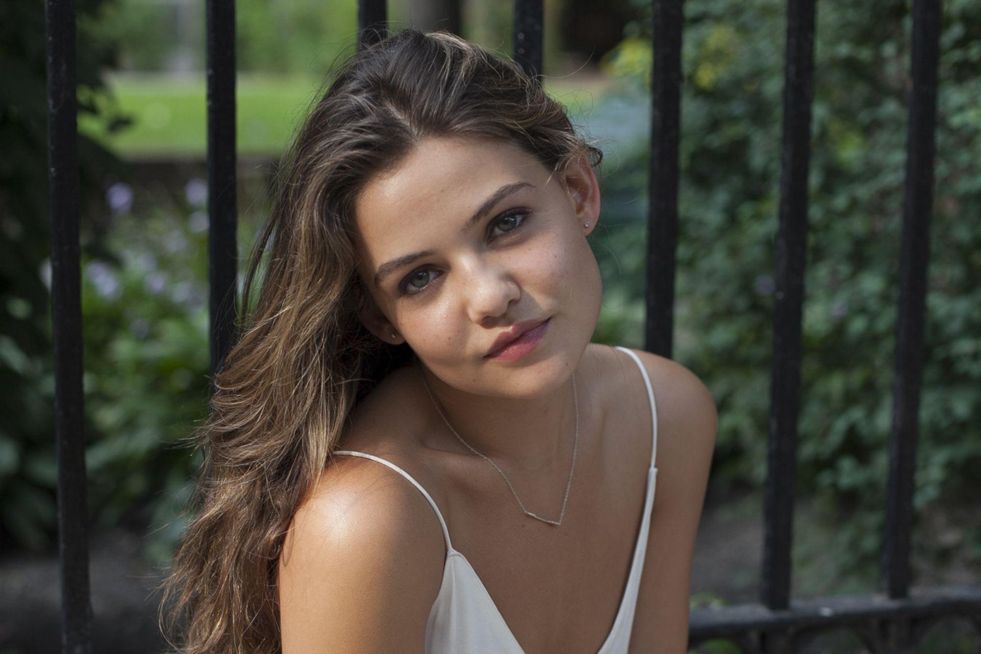 1920x1280 Danielle Campbell HD Wallpaper