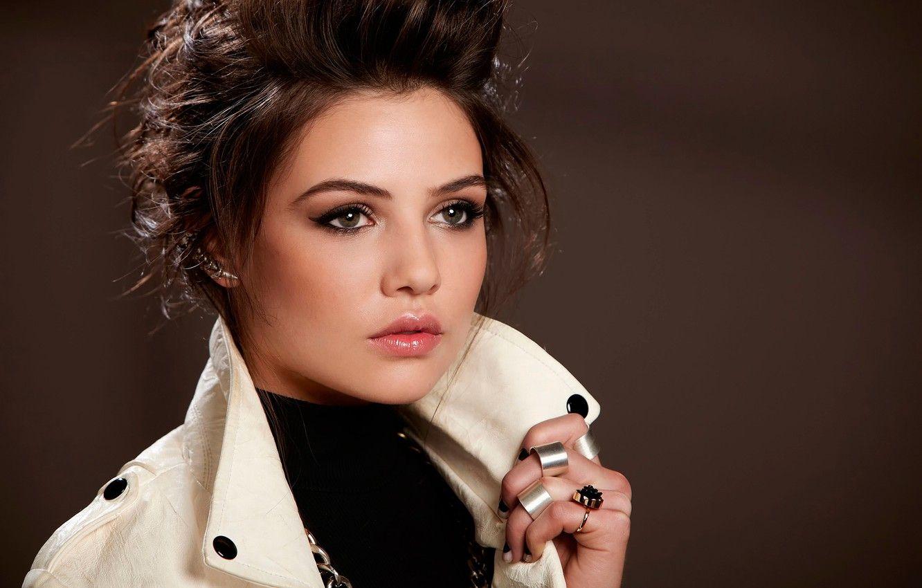 1332x850 Wallpaper photohoot, Danielle Campbell, Bello image for desktop