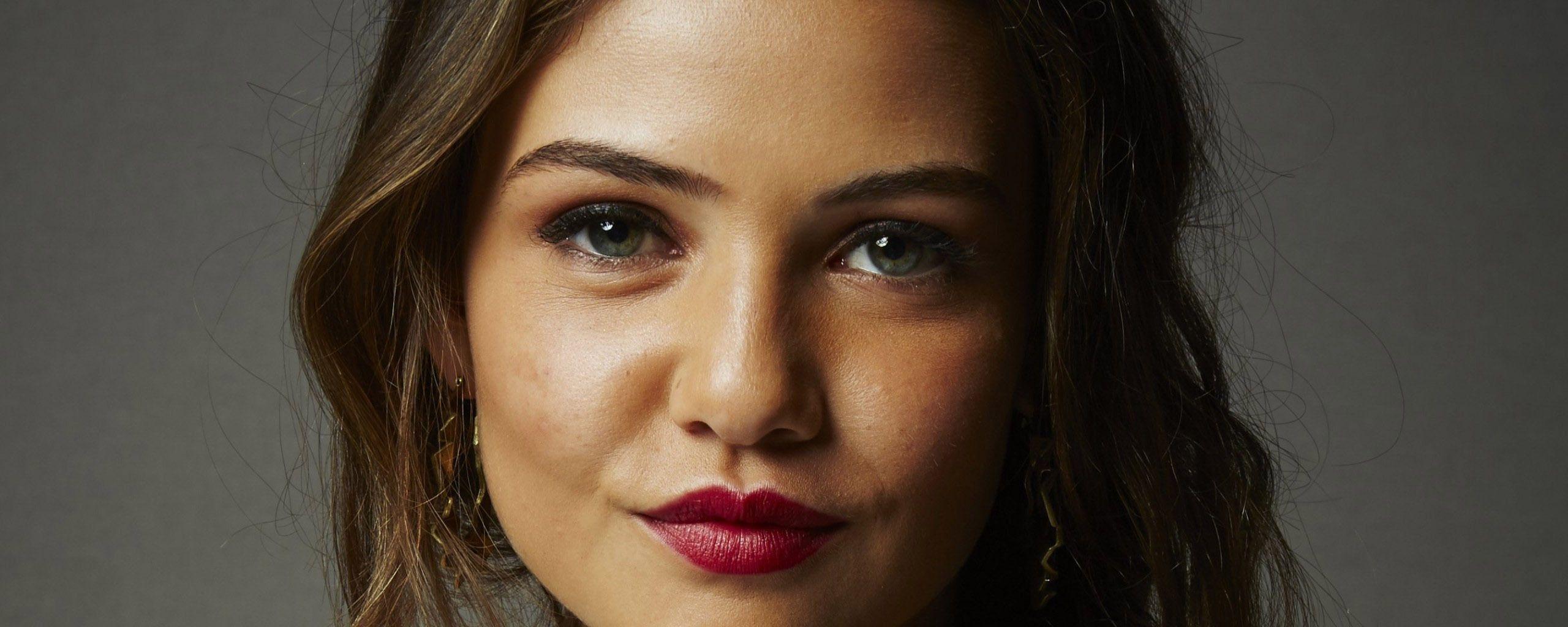 2560x1024 danielle campbell, girl, face 2560x1024 Resolution