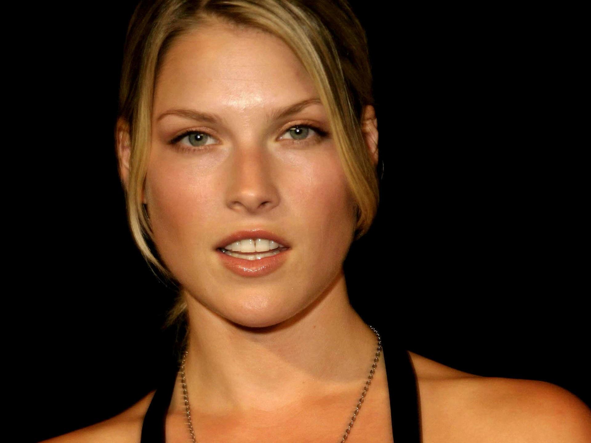 Ali Larter Fakes