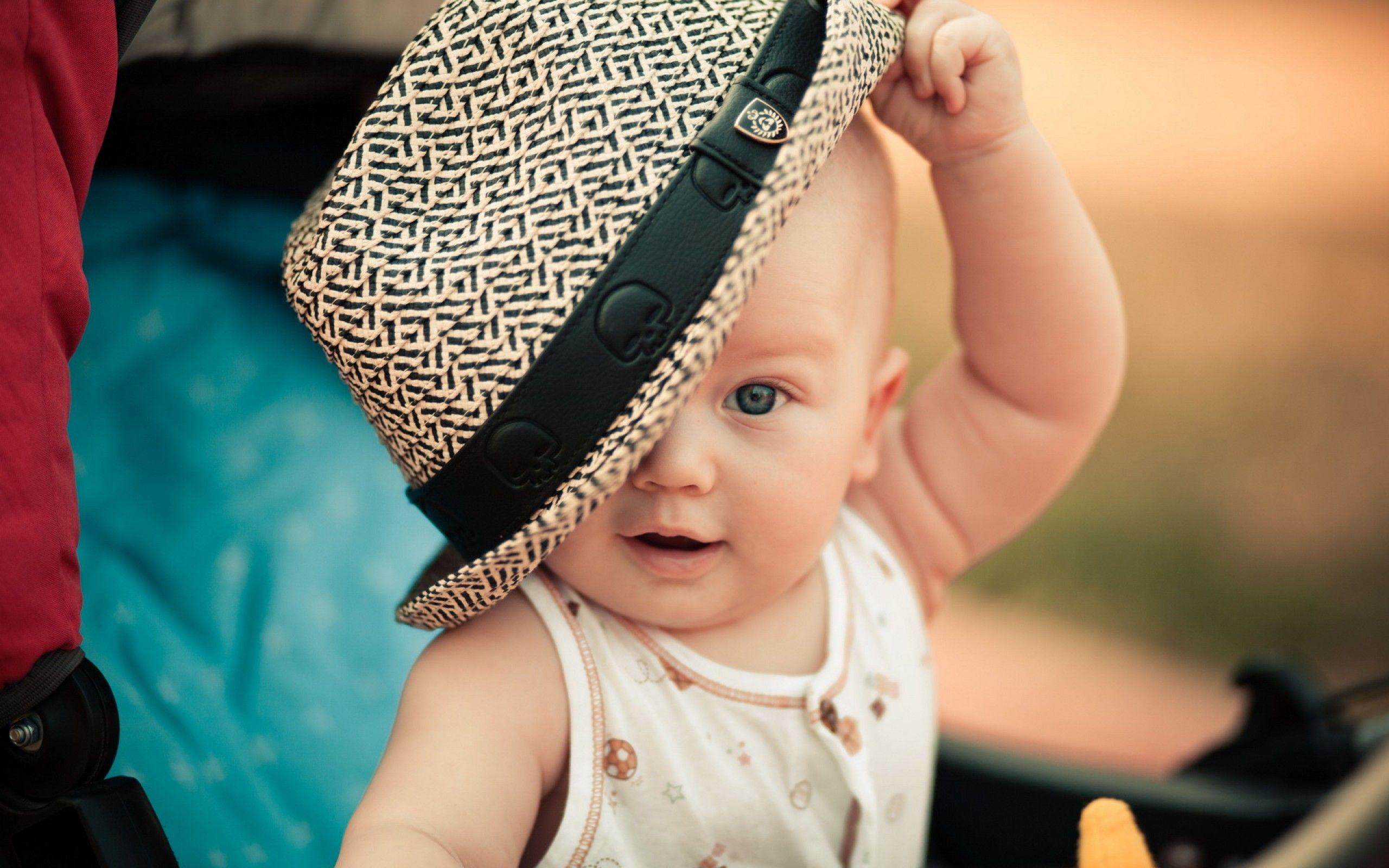 2560x1600 Cute Baby Boy