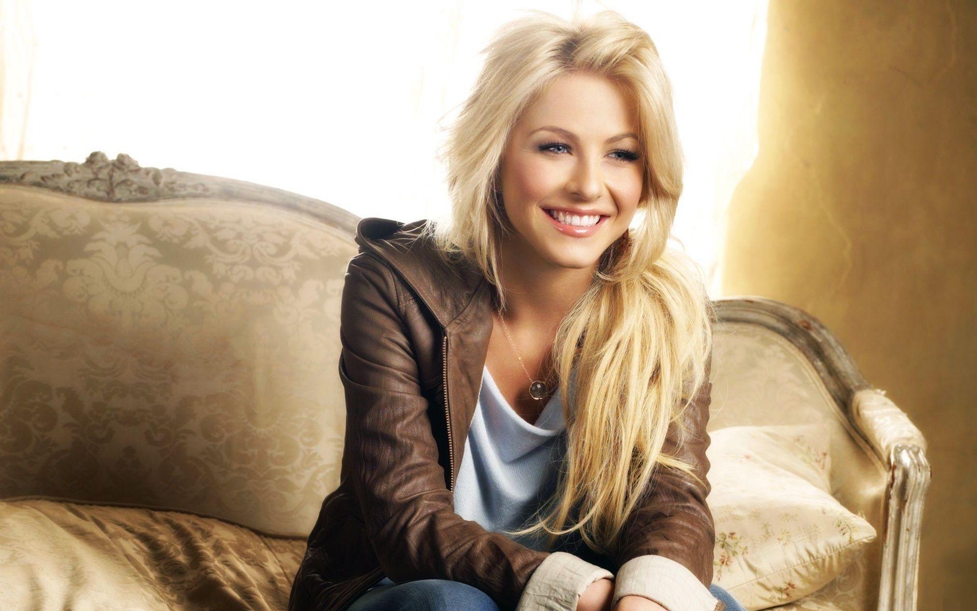 1920x1200 Julianne Hough Wallpaper