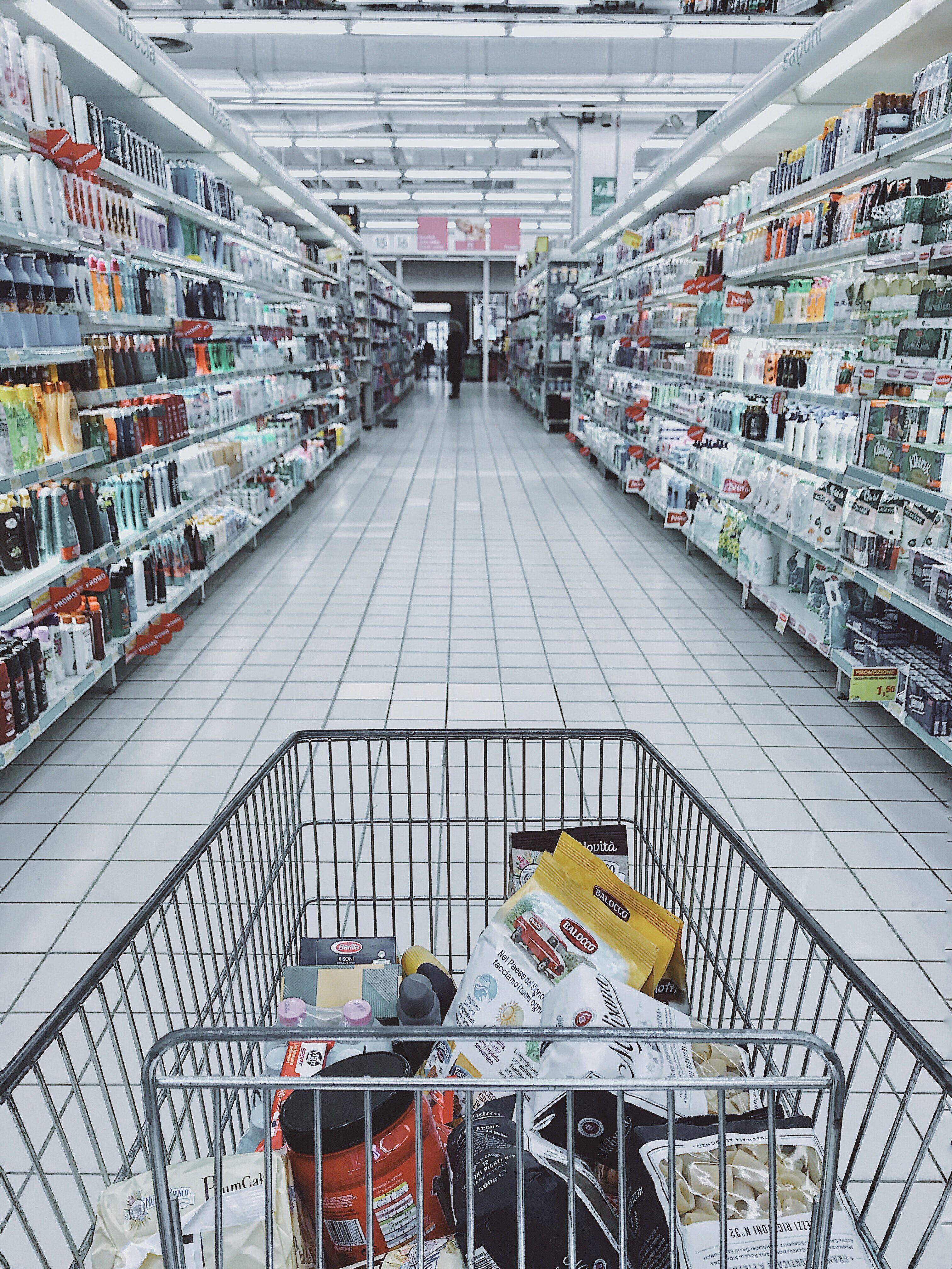 3024x4032 Grocery Cart With Item · Free