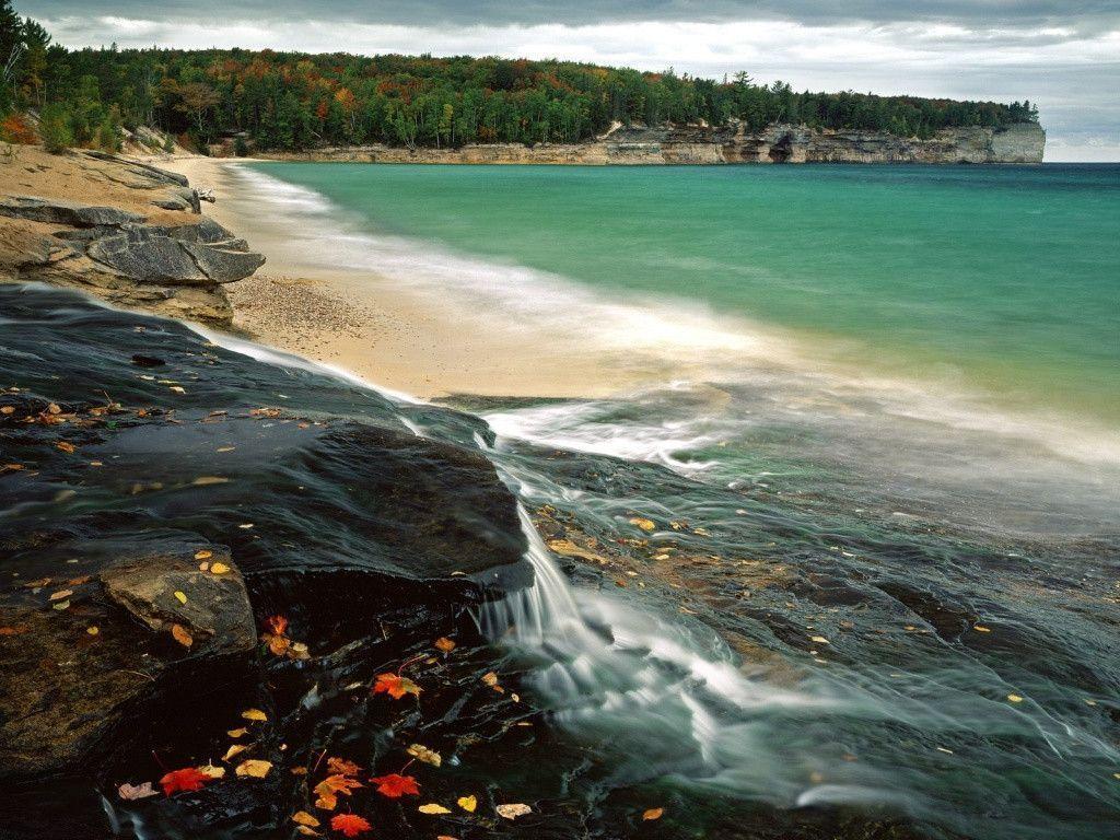 1024x768 Lake Superior Wallpaper