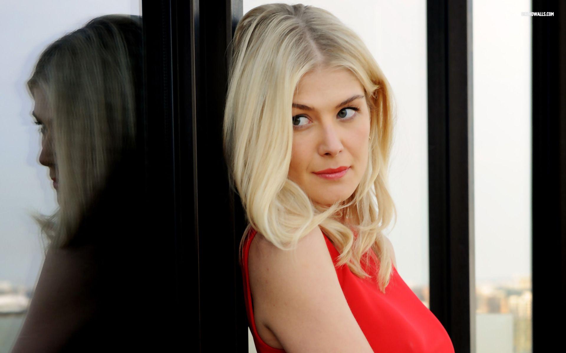 1920x1200 Rosamund Pike Wallpaper High Resolution and Quality Download