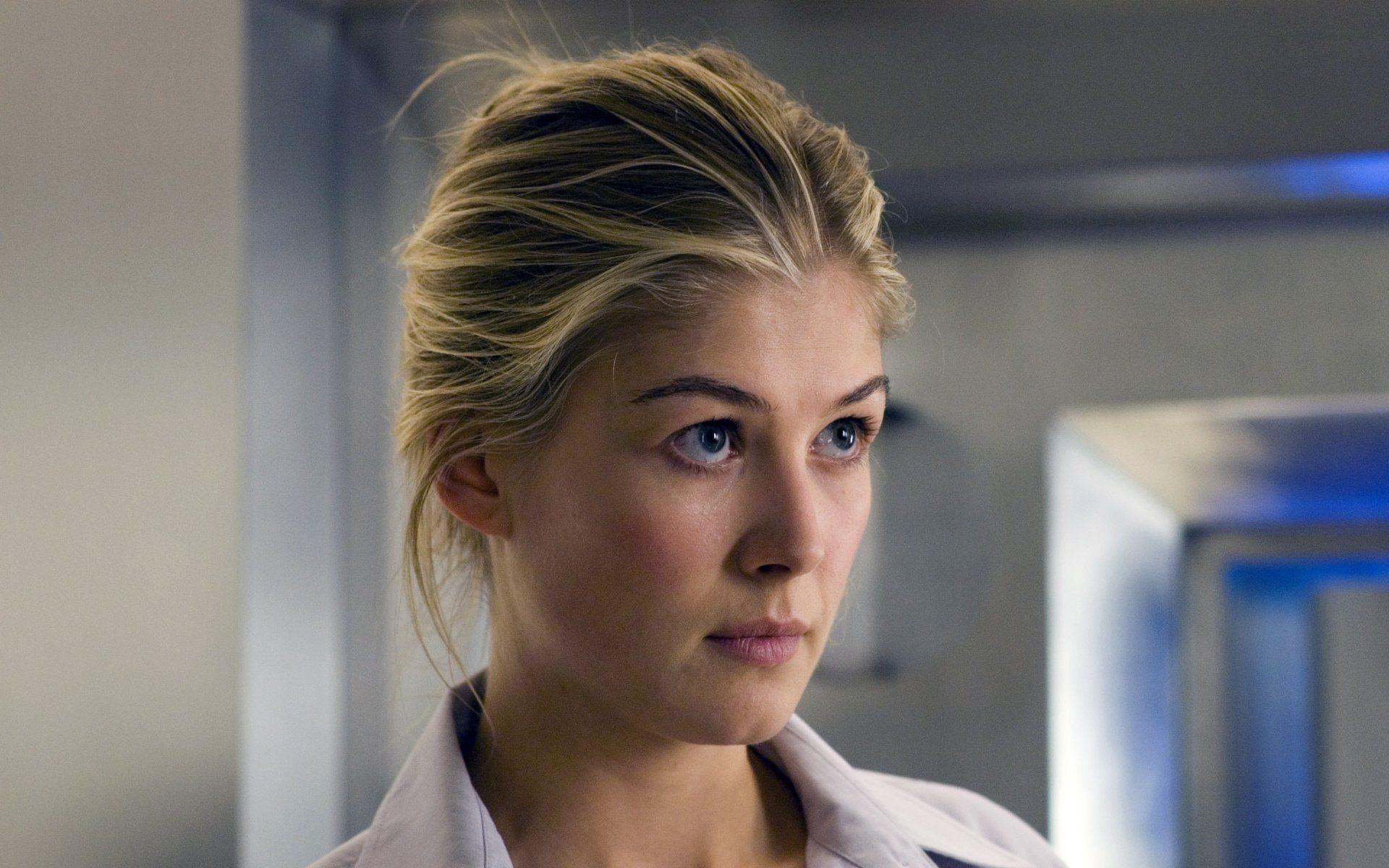 1920x1200 Rosamund Pike HD Wallpaper