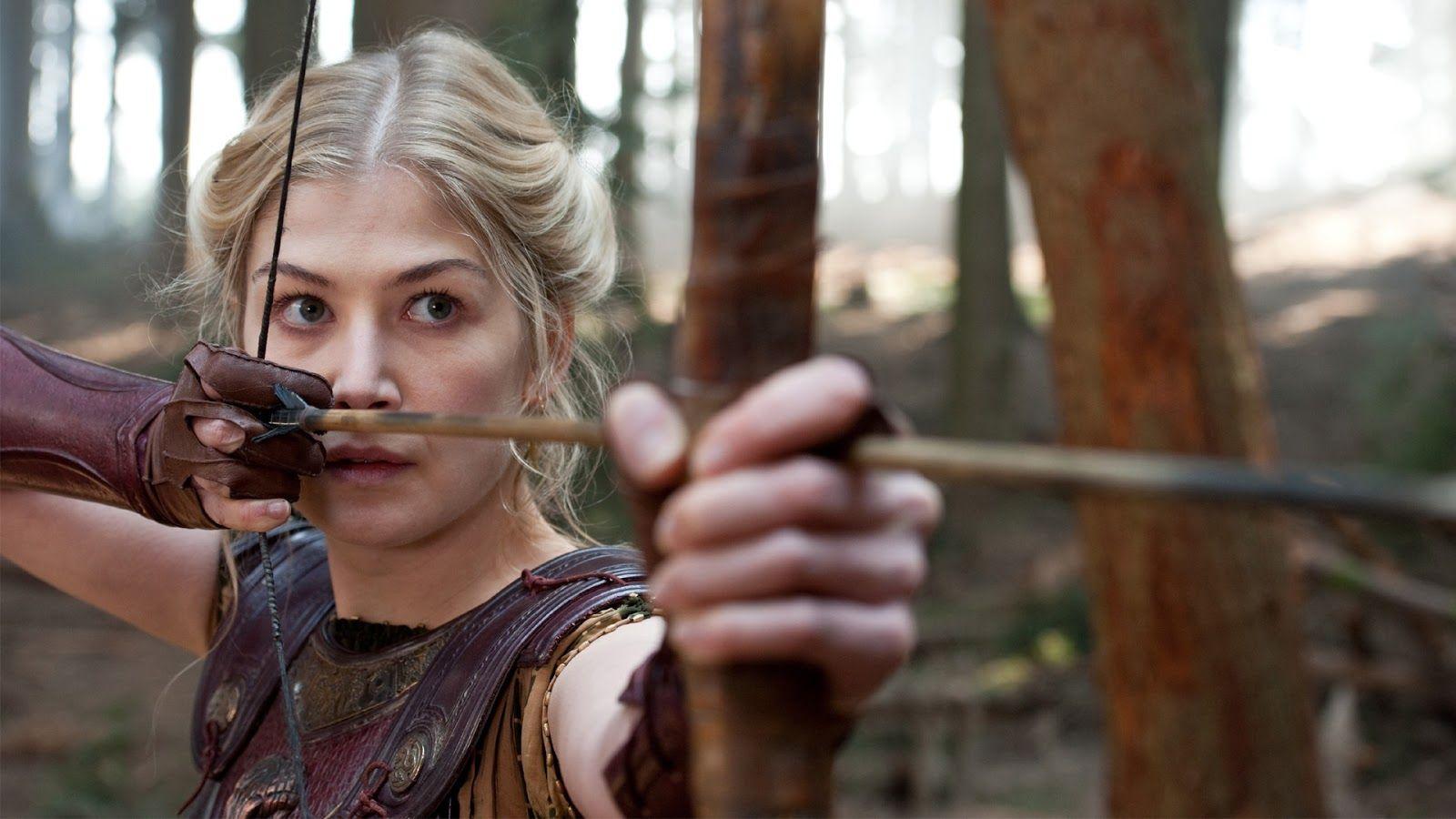 1600x900 Rosamund Pike Wallpaper