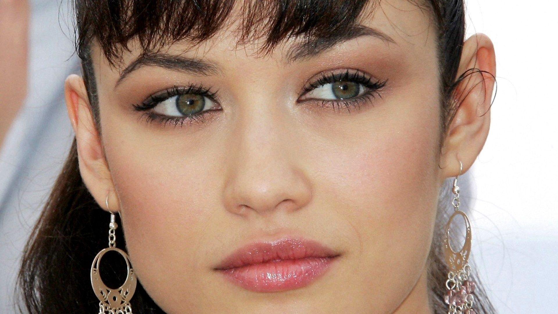 1920x1080 Olga Kurylenko desktop PC and Mac wallpaper