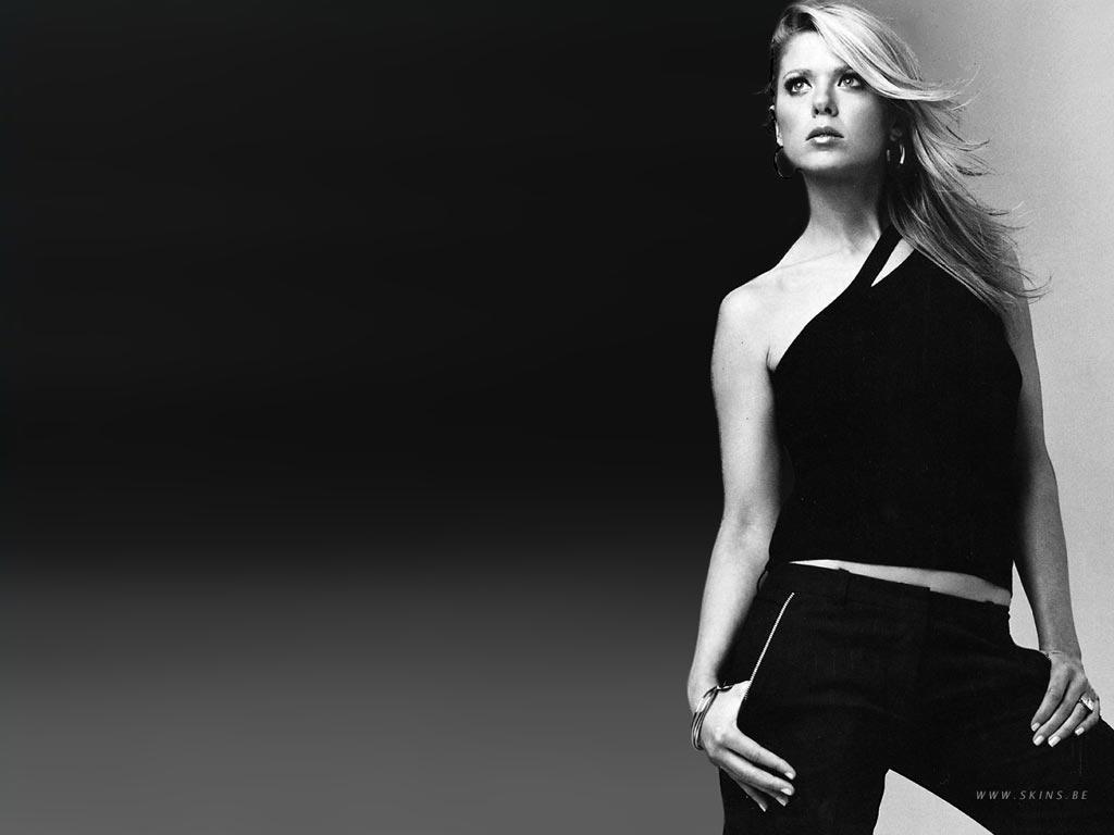 1024x768 Tara Reid desktop wallpaper free download in widescreen & HD