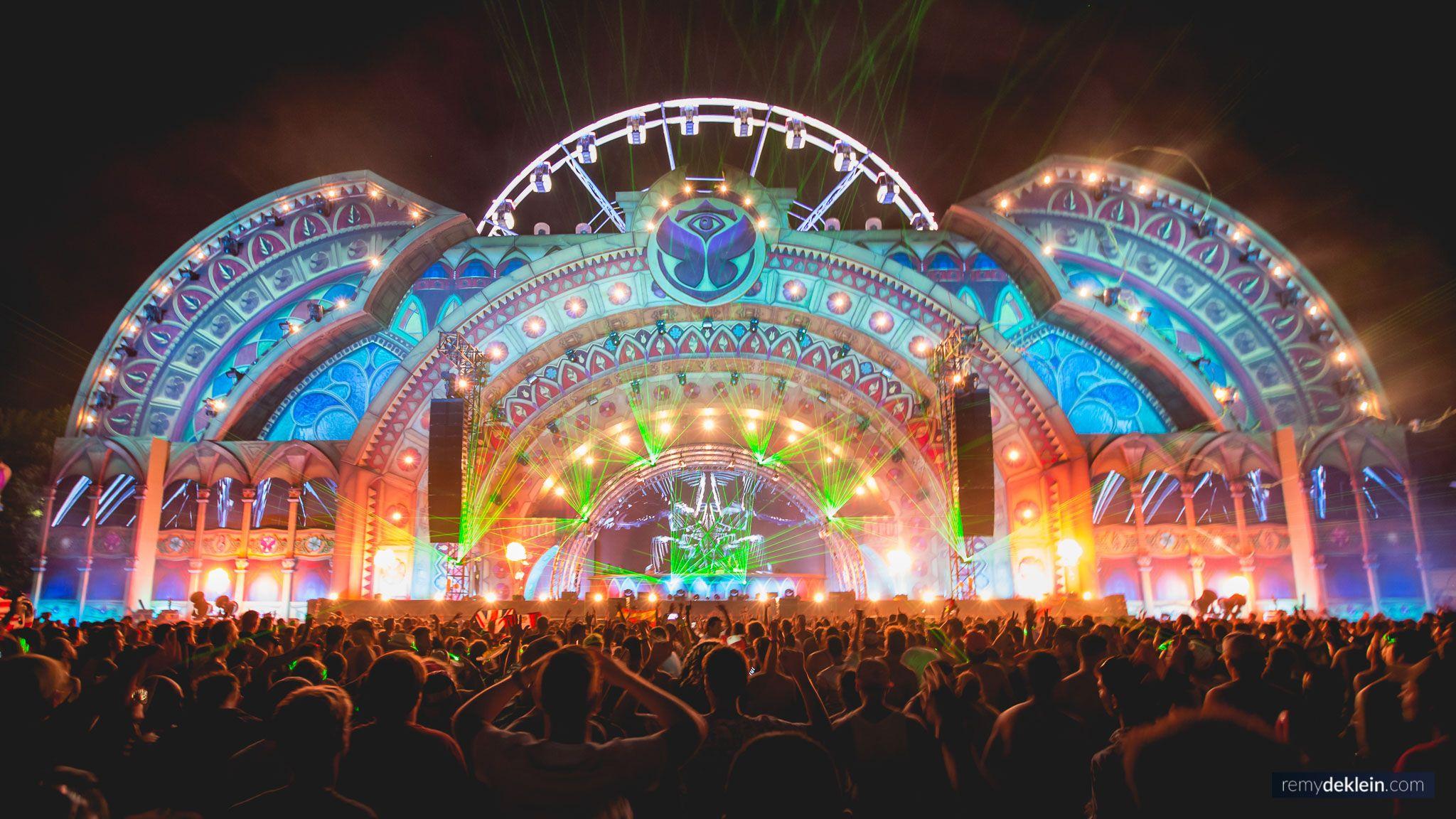 2048x1152 EDM & Festival photographer