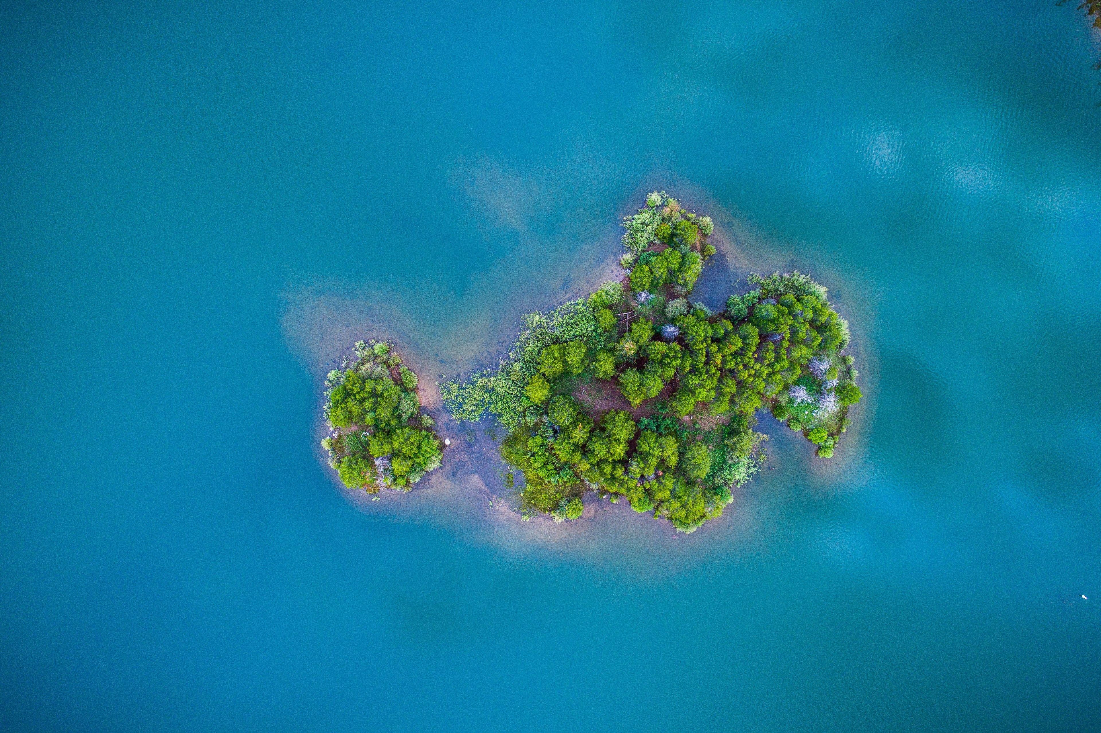 3840x2558 Wallpaper / aerial drone drone view and island HD 4k