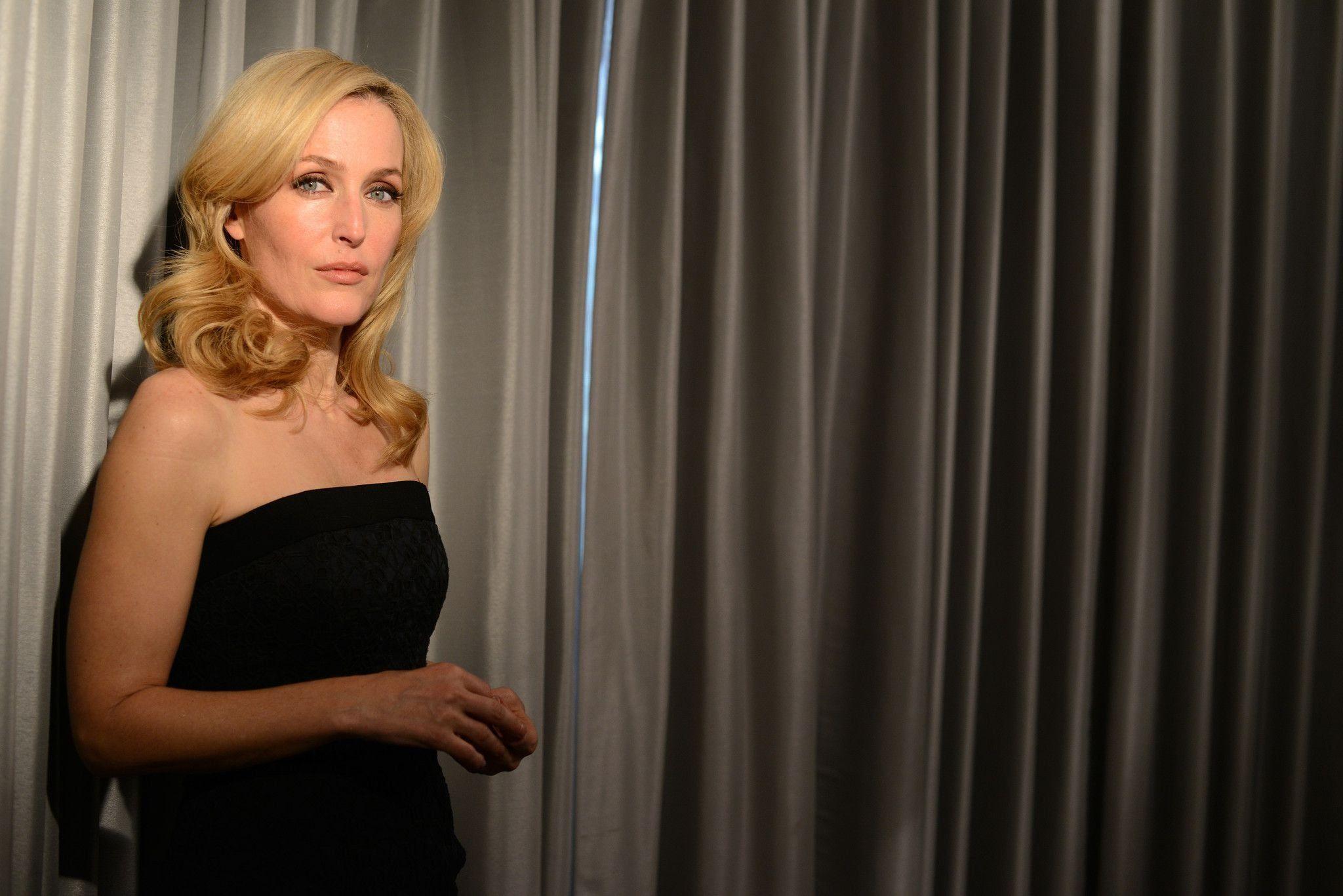 2048x1367 Free download Gillian Anderson wallpaper HD Download 2048x1367