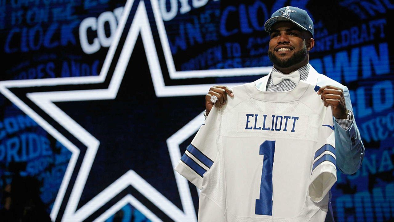 1280x720 Ezekiel Elliott says wearing Emmitt Smith's number would have been 'disrespectful'