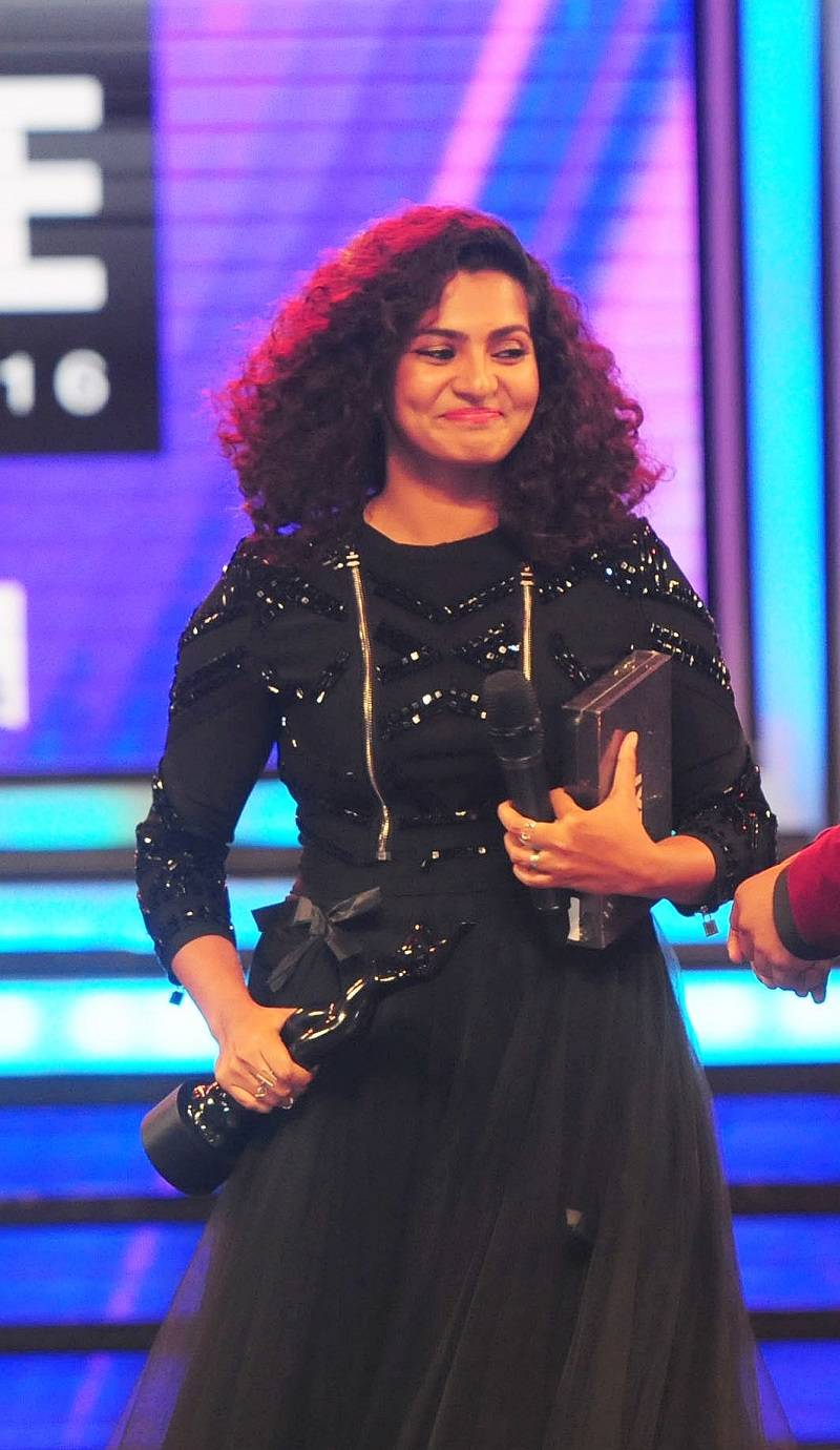 800x1380 Parvathy Thiruvoth Photo: Check out Parvathy Thiruvoth