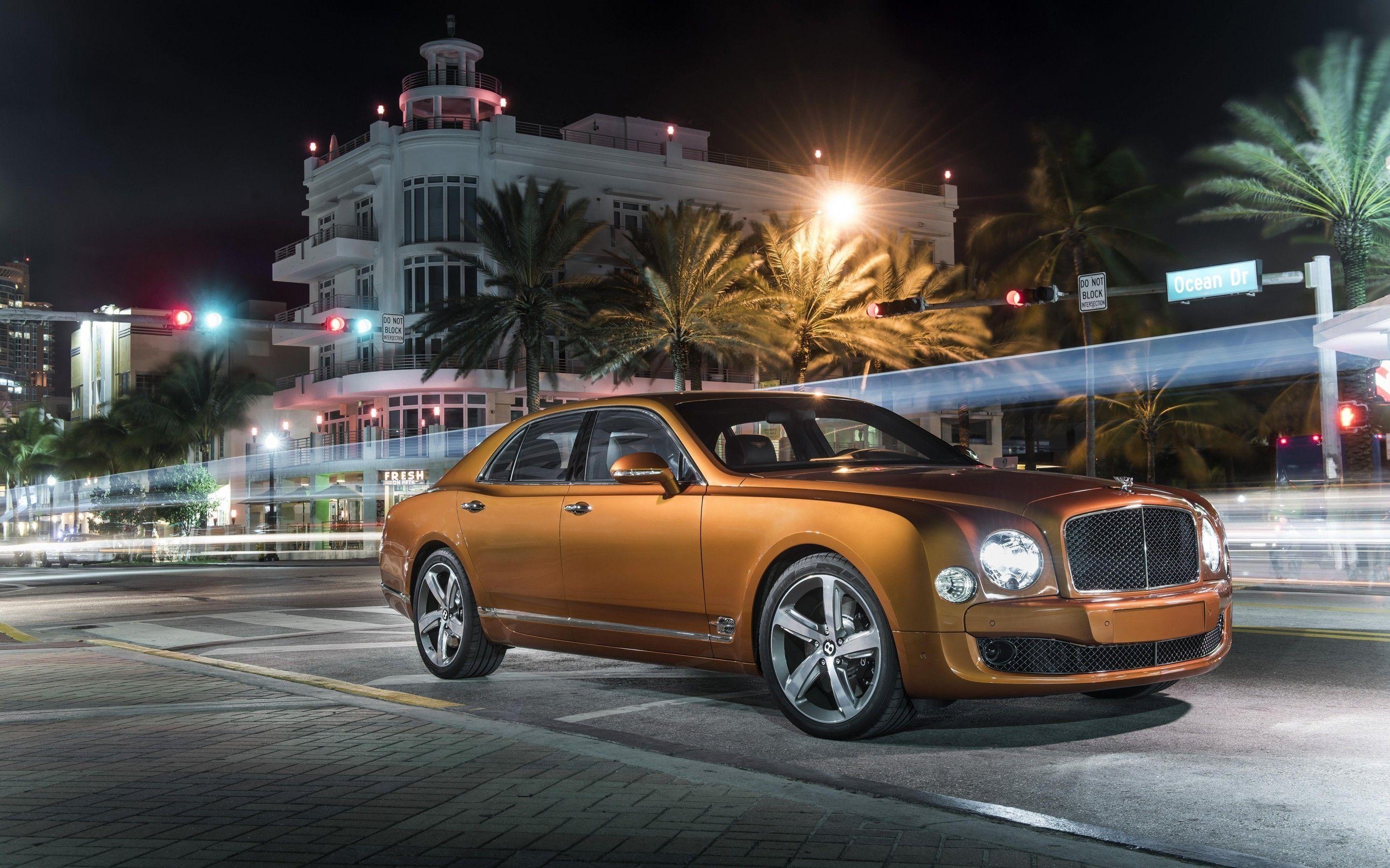 2880x1800 Gold Bentley Mulsanne 4k HD Wallpaper Cars Wallpaper