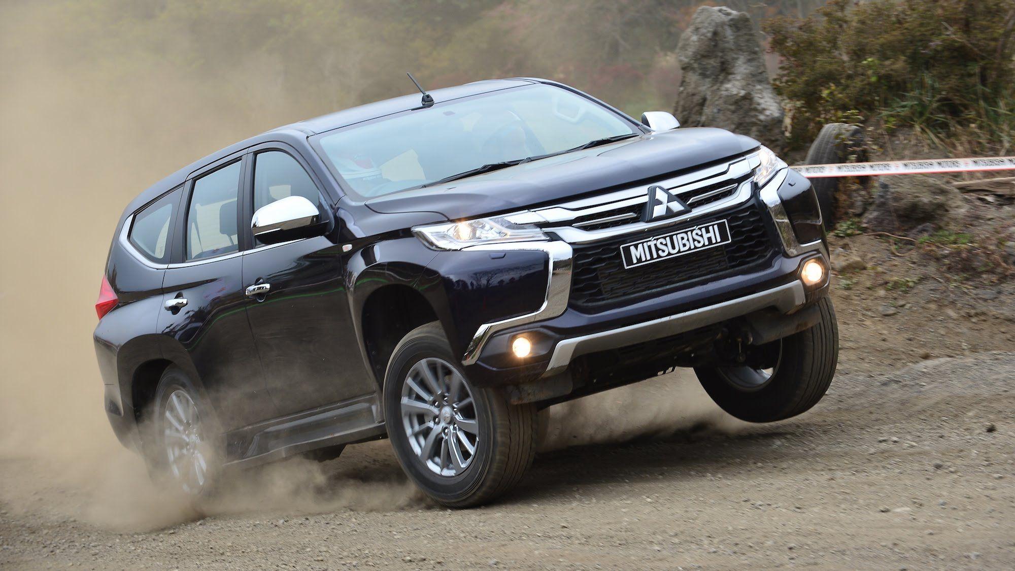 2000x1125 Mitsubishi Pajero Sport 3 HD