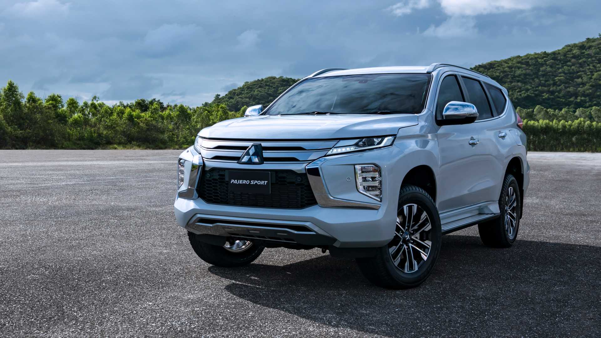1920x1080 Mitsubishi Pajero Sport Revealed With Digital Instrument Cluster