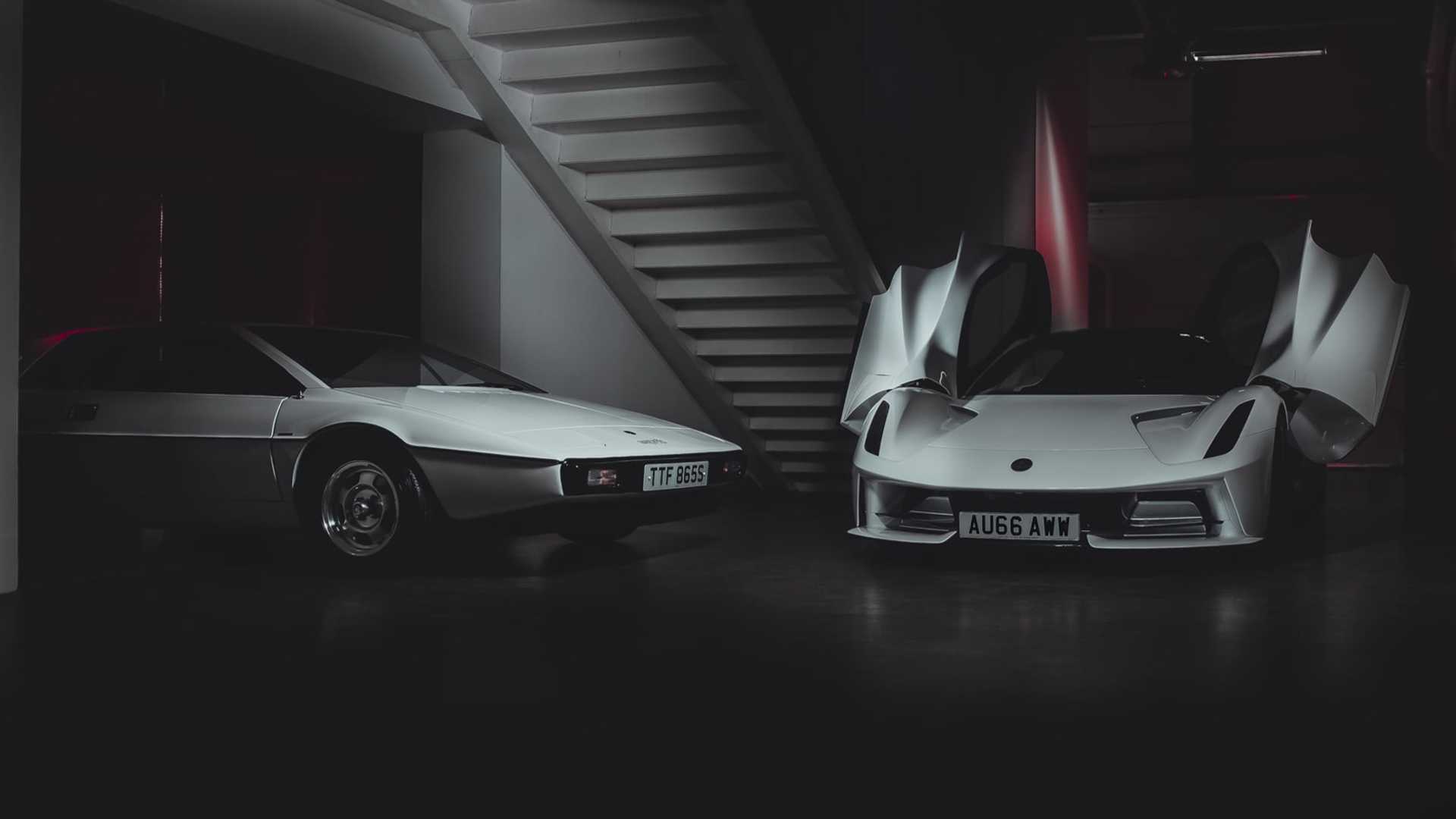 1920x1080 Lotus Evija EV Hypercar Poses With Matching James Bond Spec Esprit S1