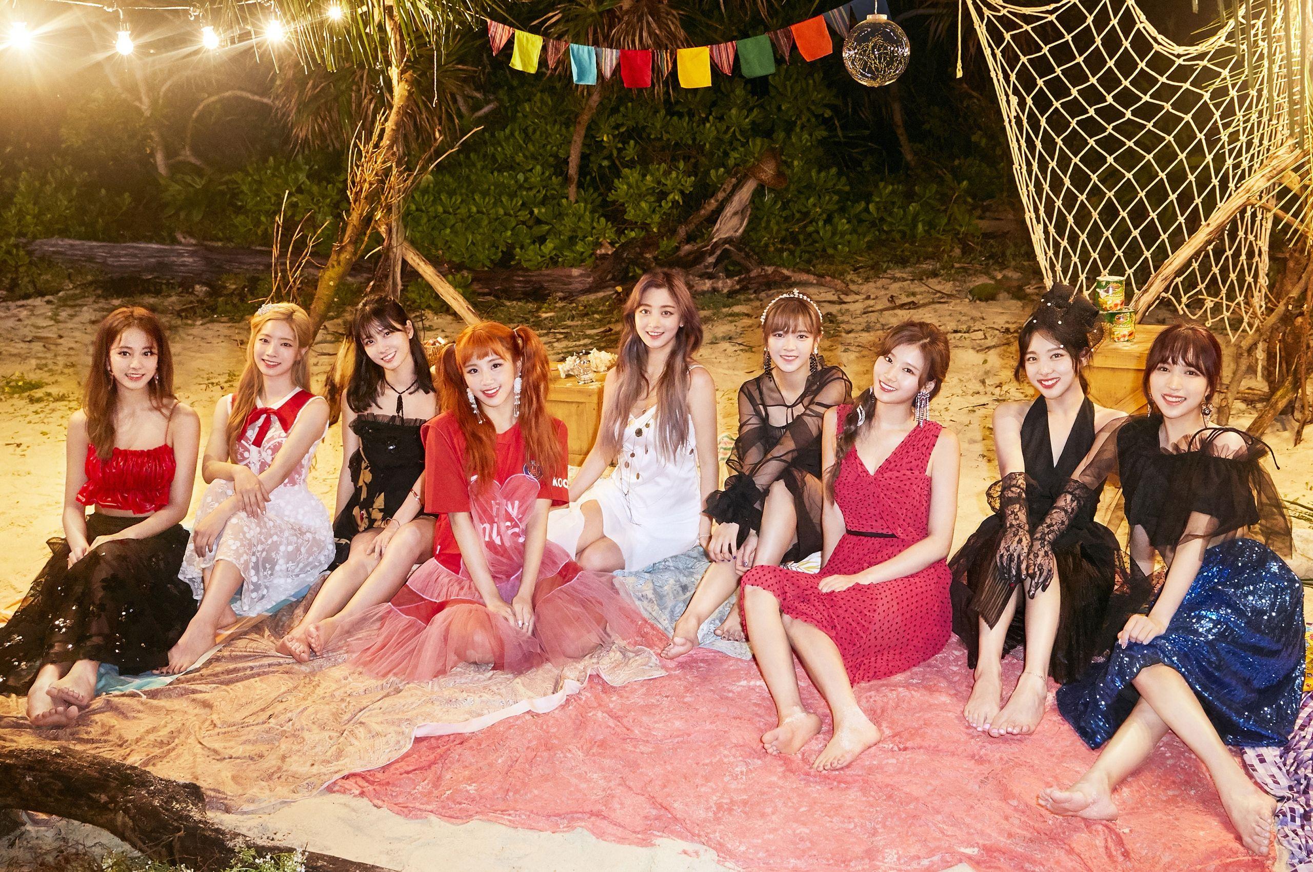 2560x1700 Free download 4k Wallpaper Dance the Night Away twice 3840x2160