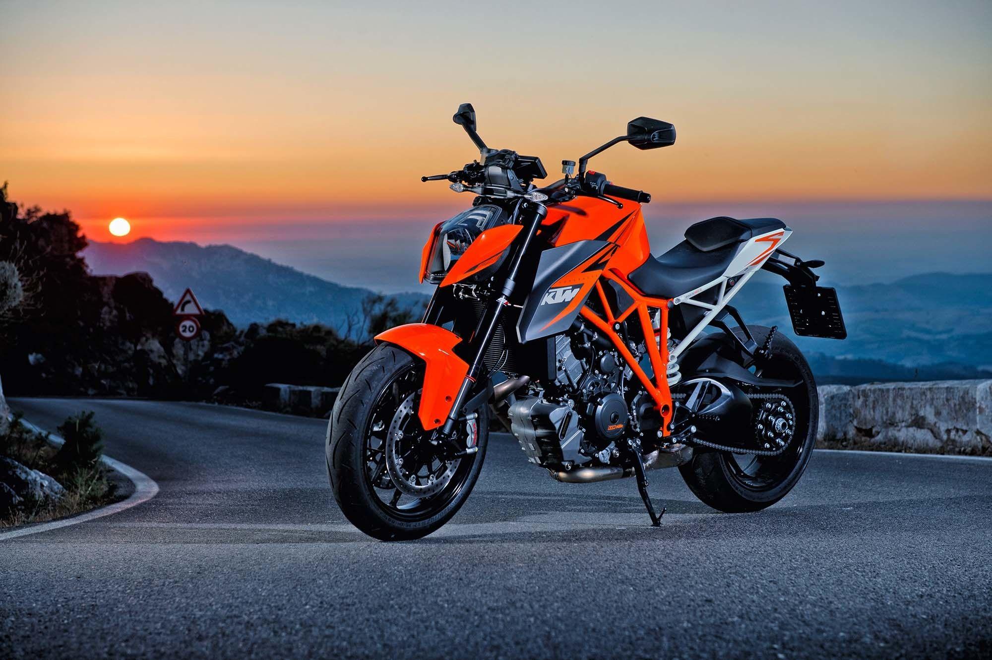 2000x1331 WoowPaper: Ktm Duke 200 3D Wallpaper
