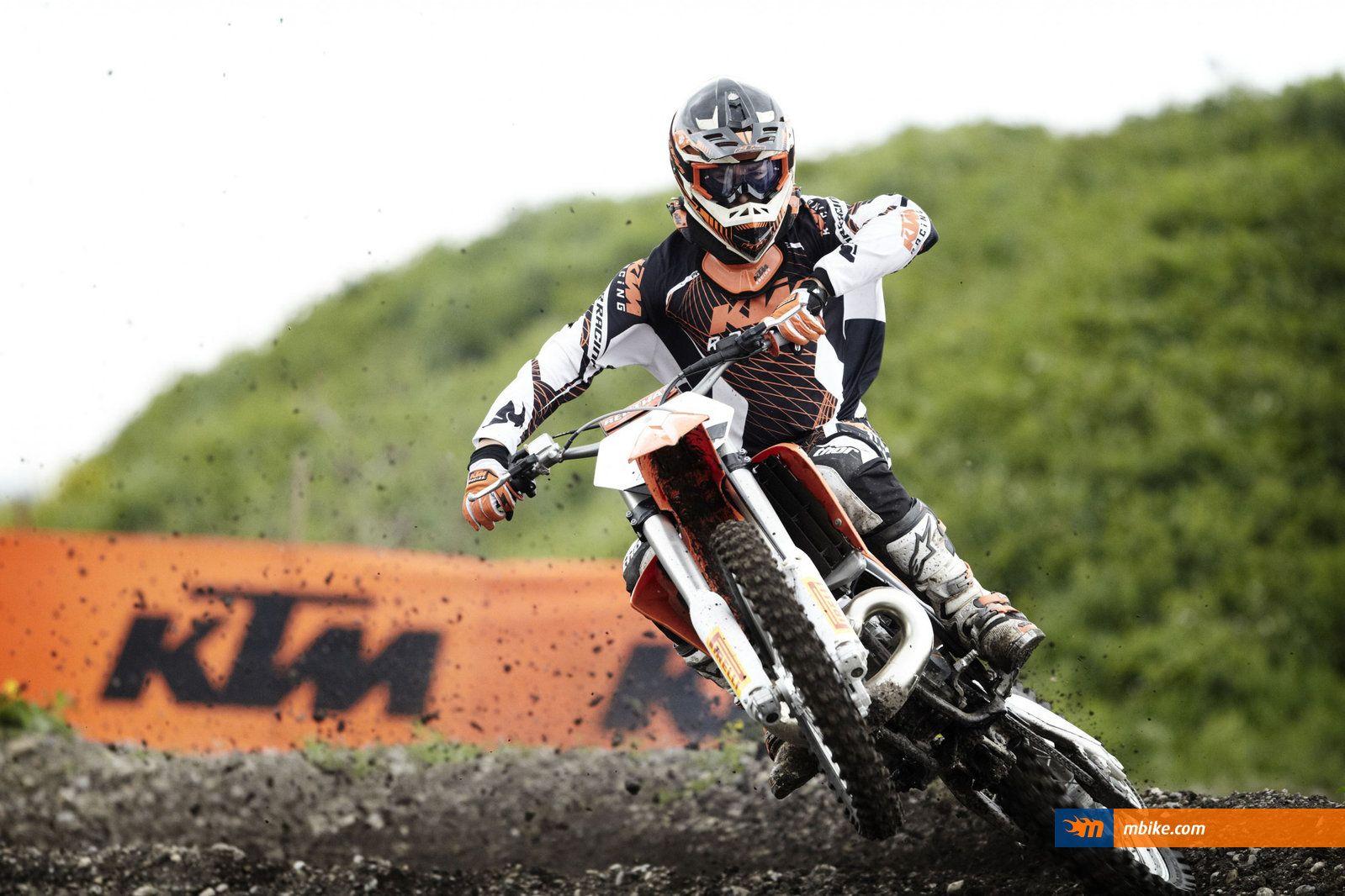 1599x1066 KTM 250 SX Wallpaper