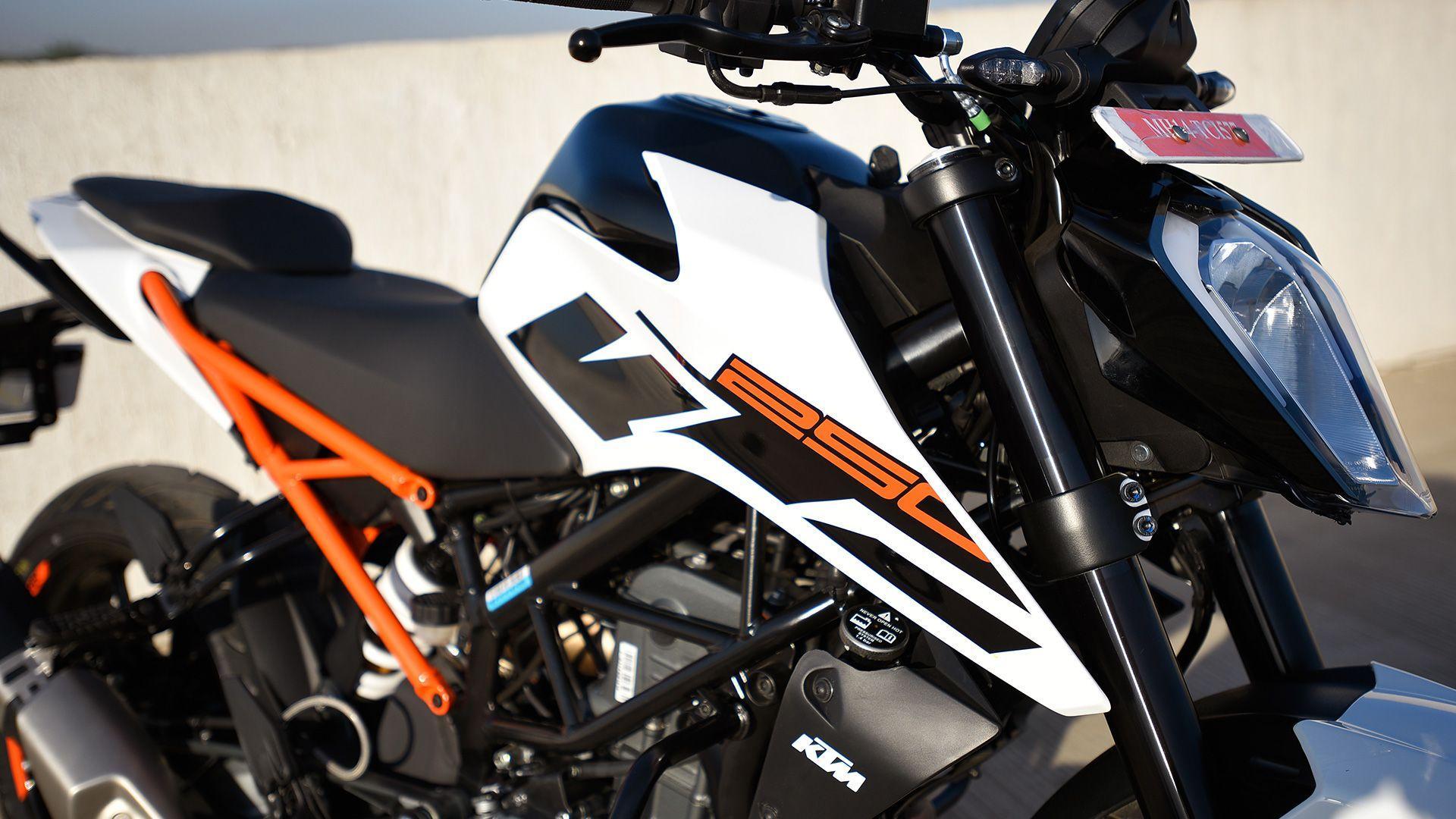 1920x1080 KTM 250 Duke Wallpaper