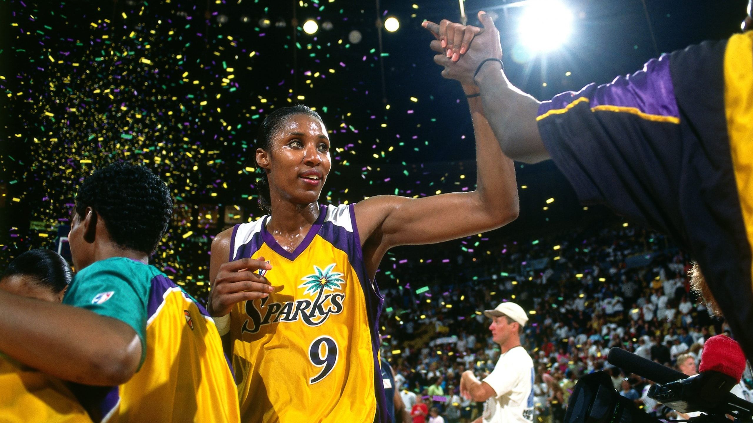 2560x1440 Get to Know: Lisa Leslie