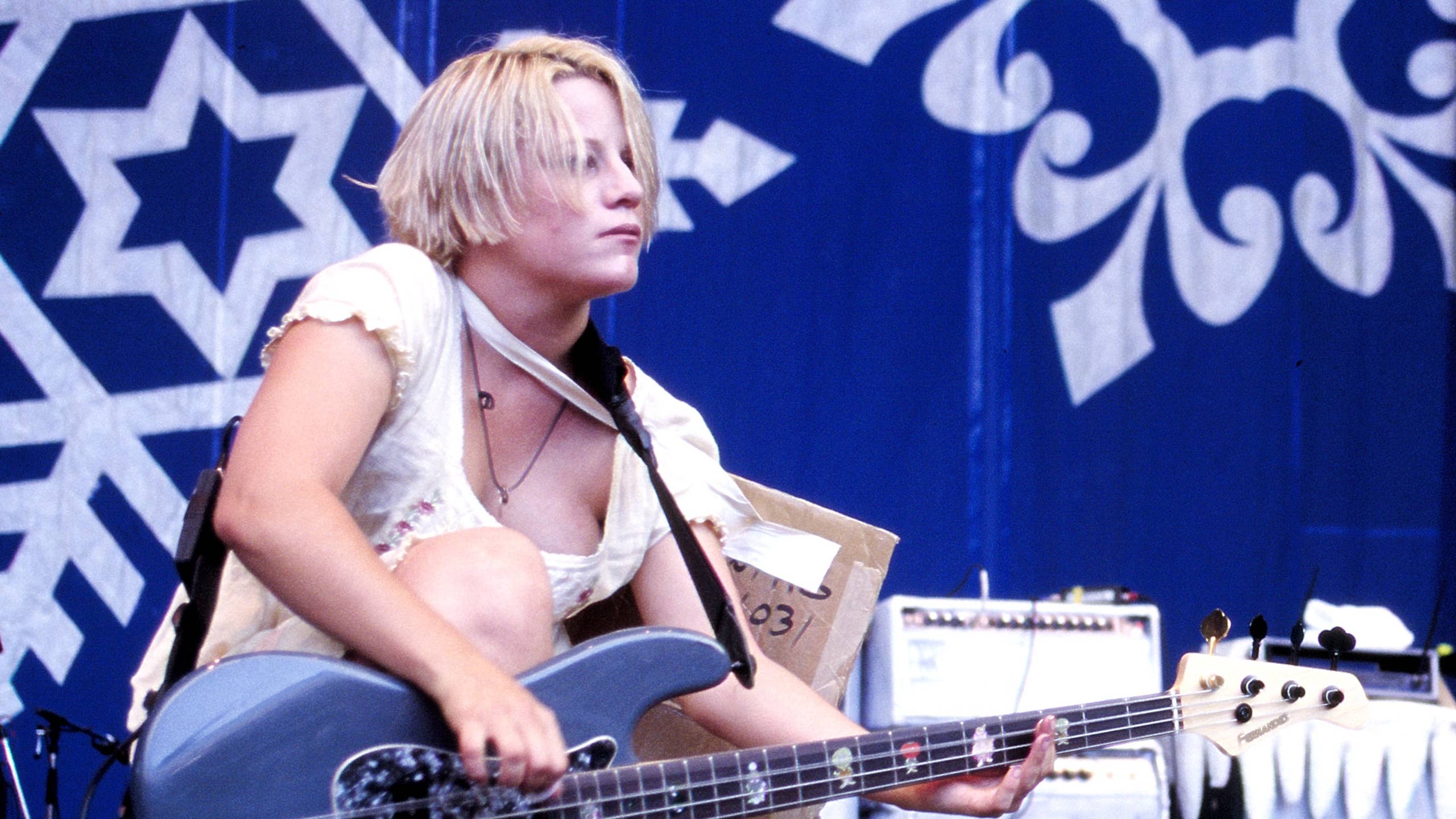 2560x1440 Jennifer Finch Cause of Death: How Did the L7 Musician Die?'s Journal
