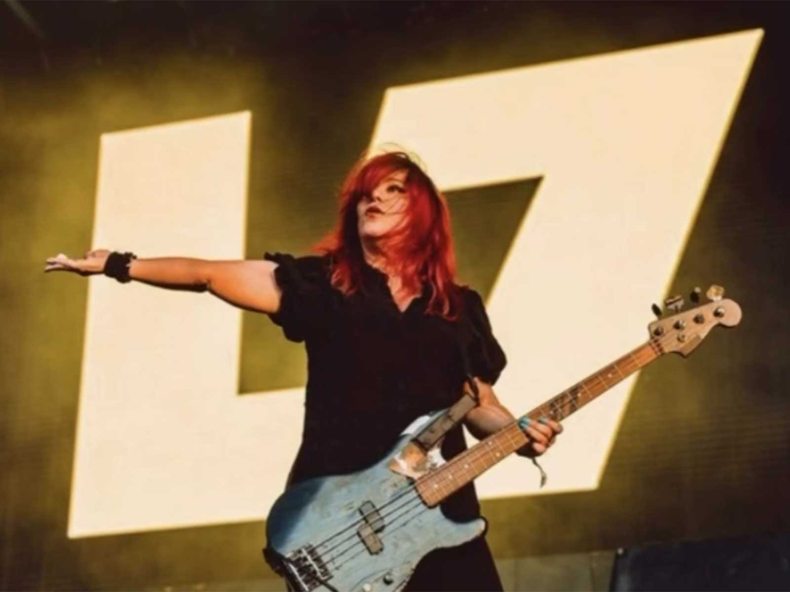 1600x1200 Jennifer Finch Of Indie Rock Band L7 Passes Away