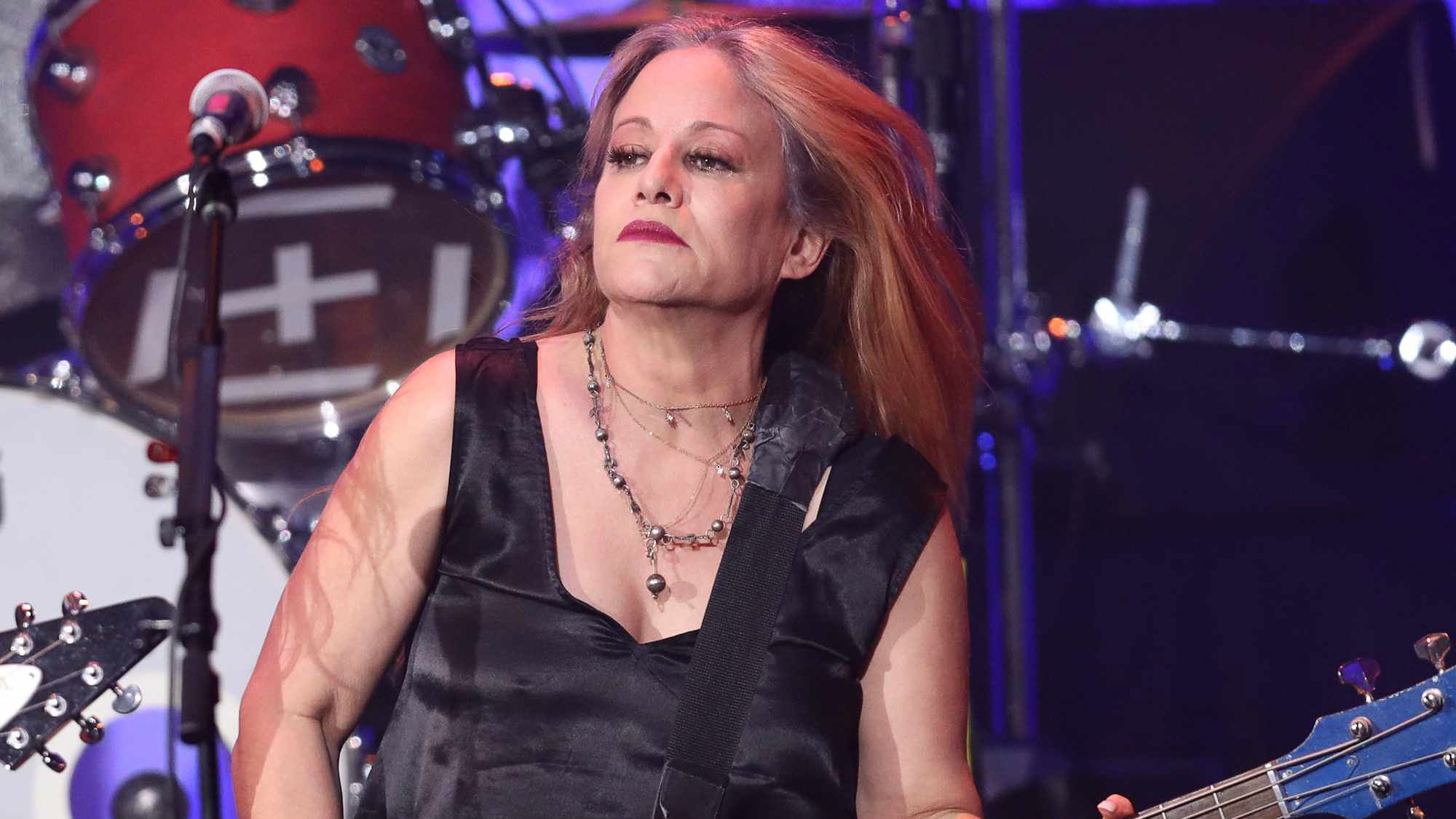 2000x1125 L7 Bassist Jennifer Finch Dies at 59 After Battle with Brain Cancer