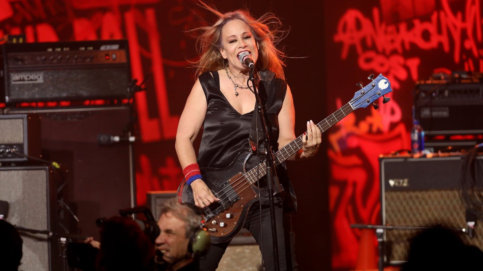 1600x900 L7 Bassist Jennifer Finch, Is Dealt Devastating Brain Cancer Diagnosis