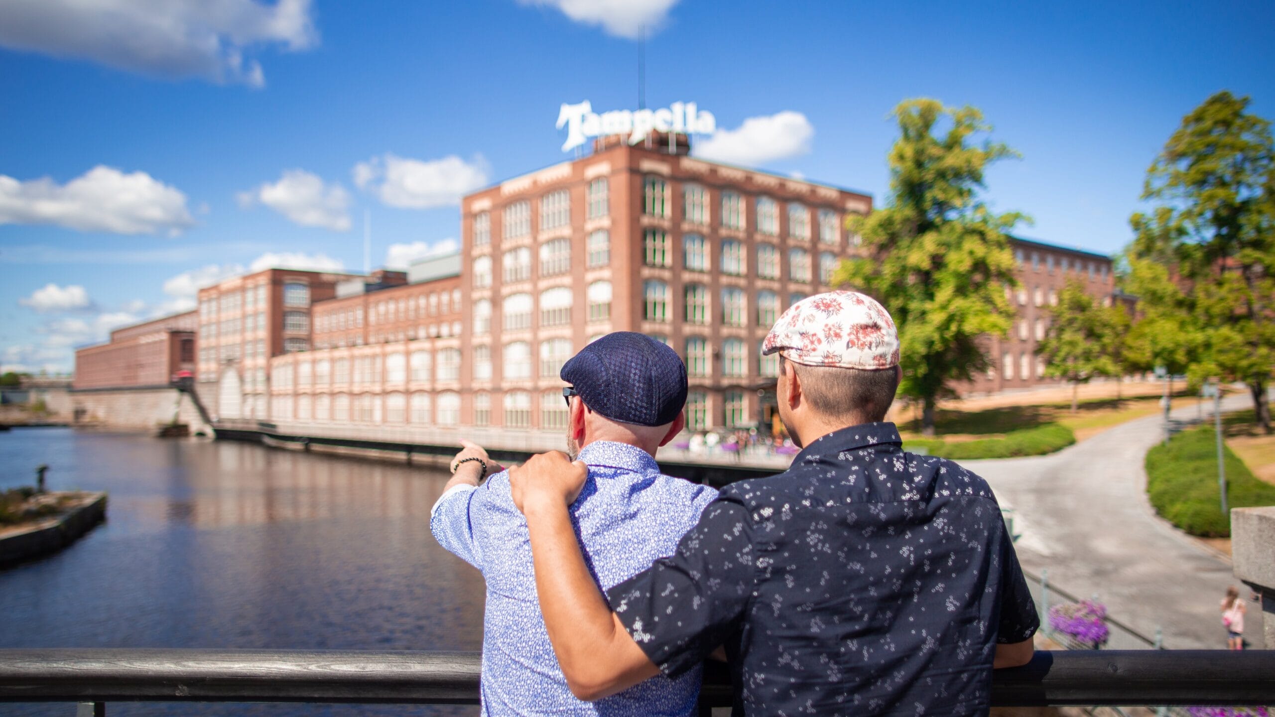 2560x1440 Discover the beauty of Tampere in the summer time