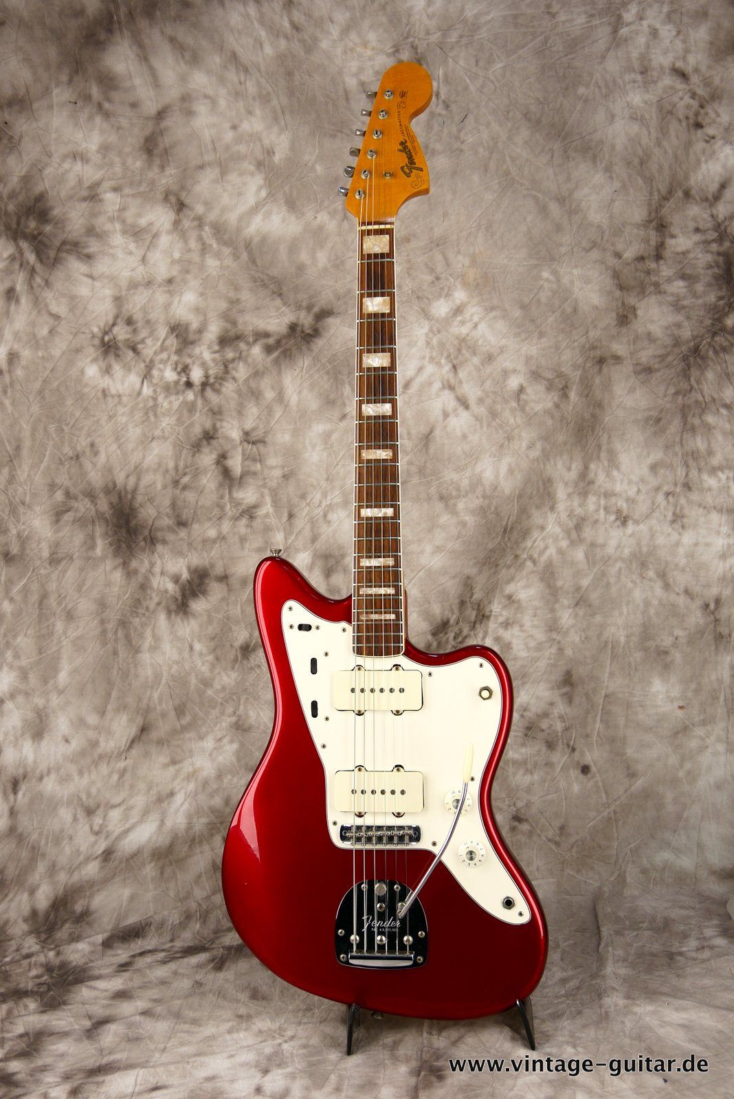 1068x1600 FENDER Jazzmaster [1966]