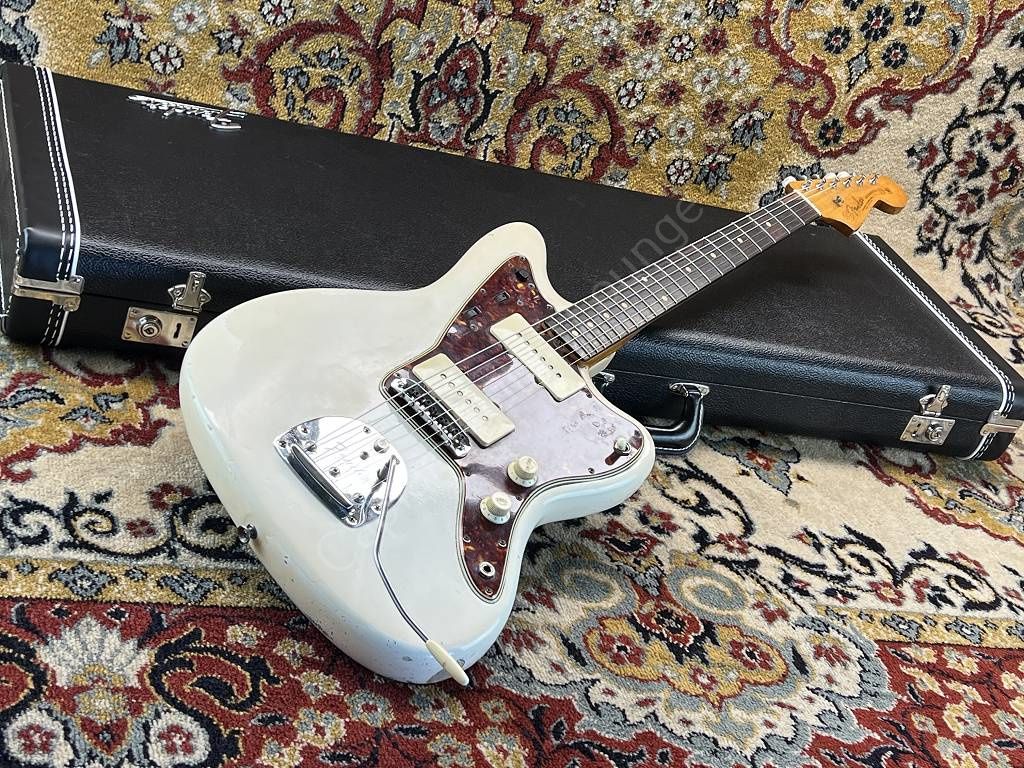 1024x768 Fender Refin 2989 Guitar