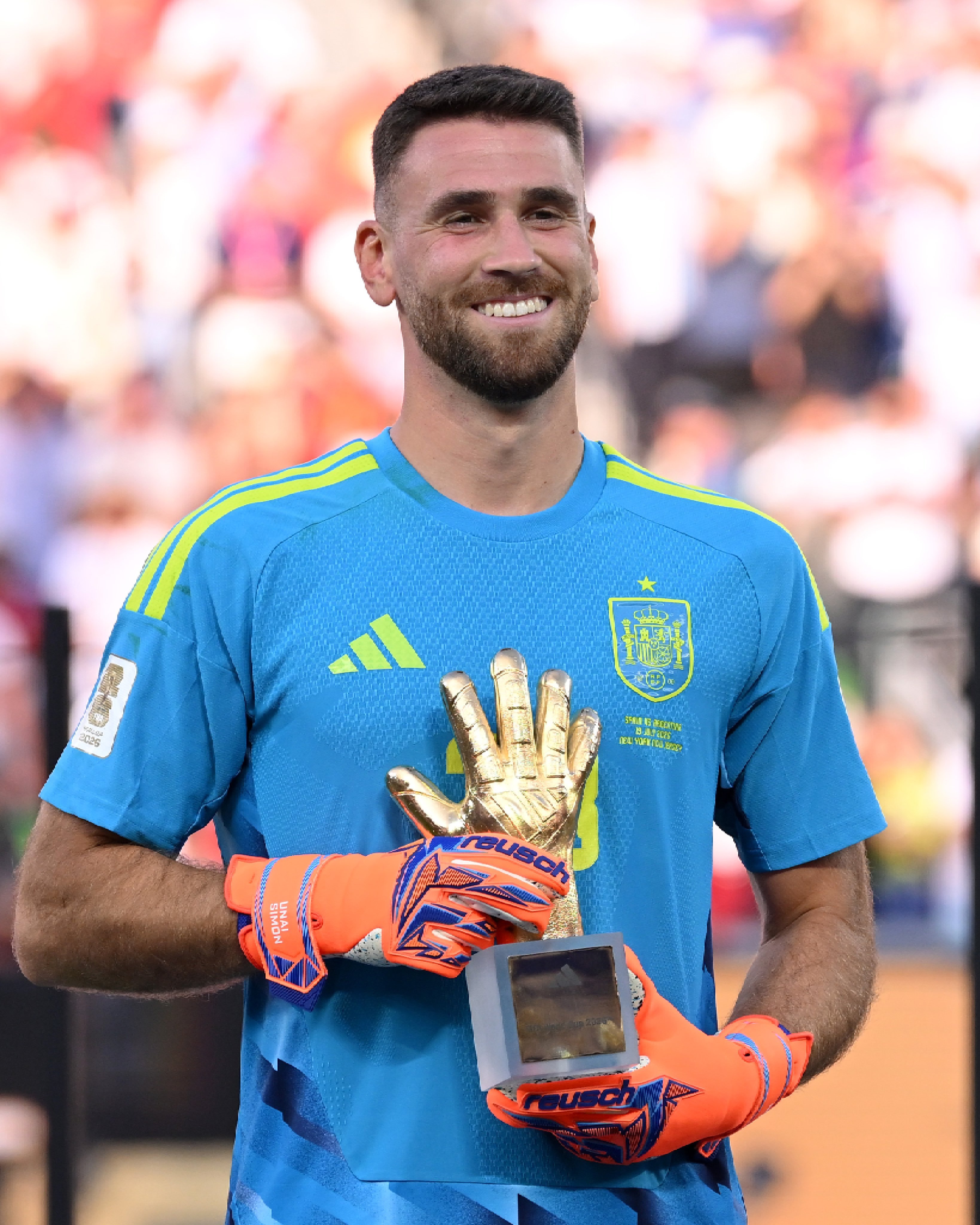 3277x4096 Unai Simón Golden Glove 2026 World Cup