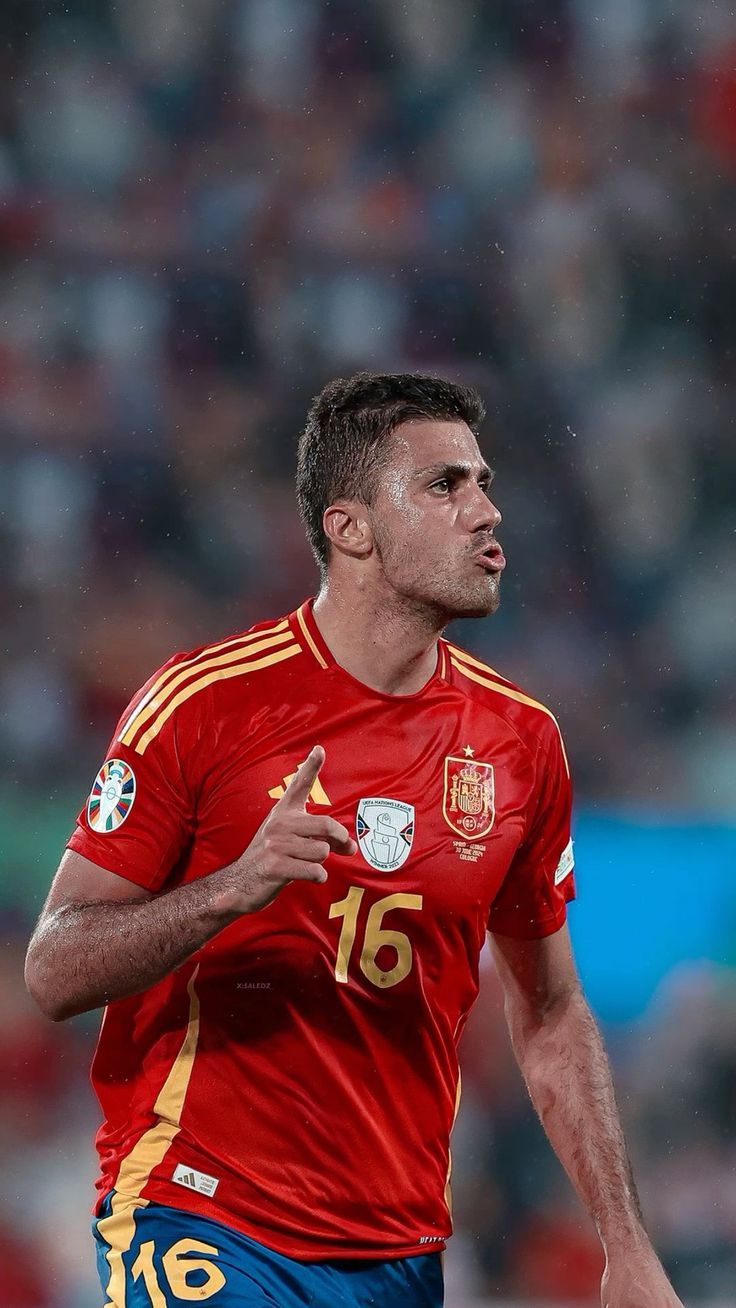 736x1308 Rodri