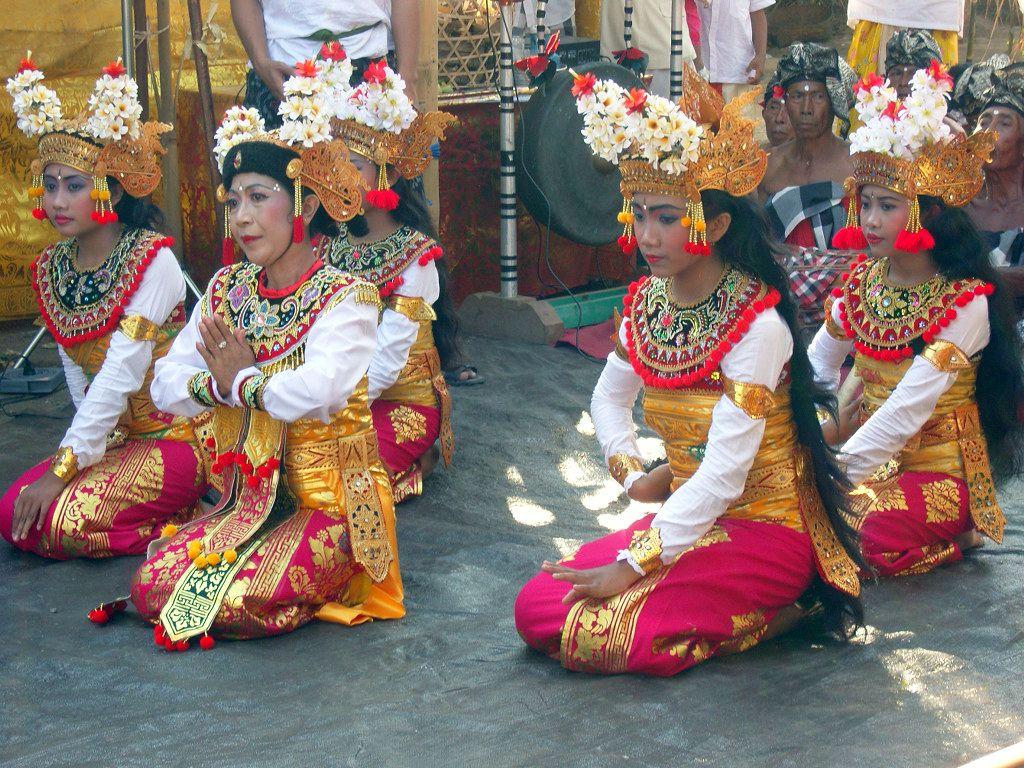 1024x768 Balinese theatre