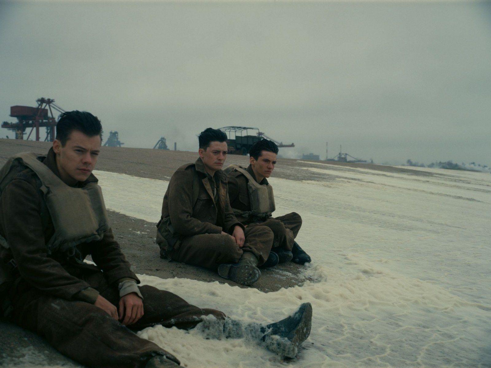 1600x1200 Review: 'Dunkirk, ' Christopher Nolan's War Epic, Will Leave You Needing a Xanax
