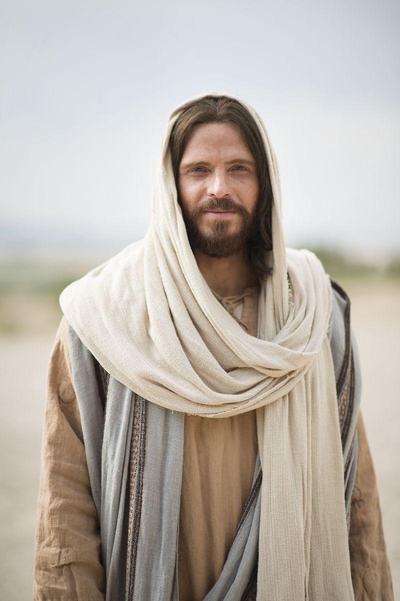 800x1202 Portrait of Christ Smiling