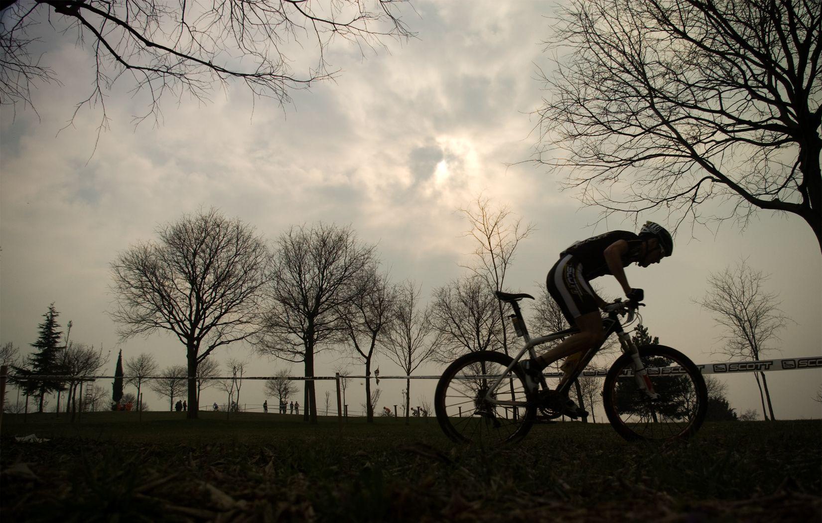 1650x1050 Mountain Biking Wallpaper