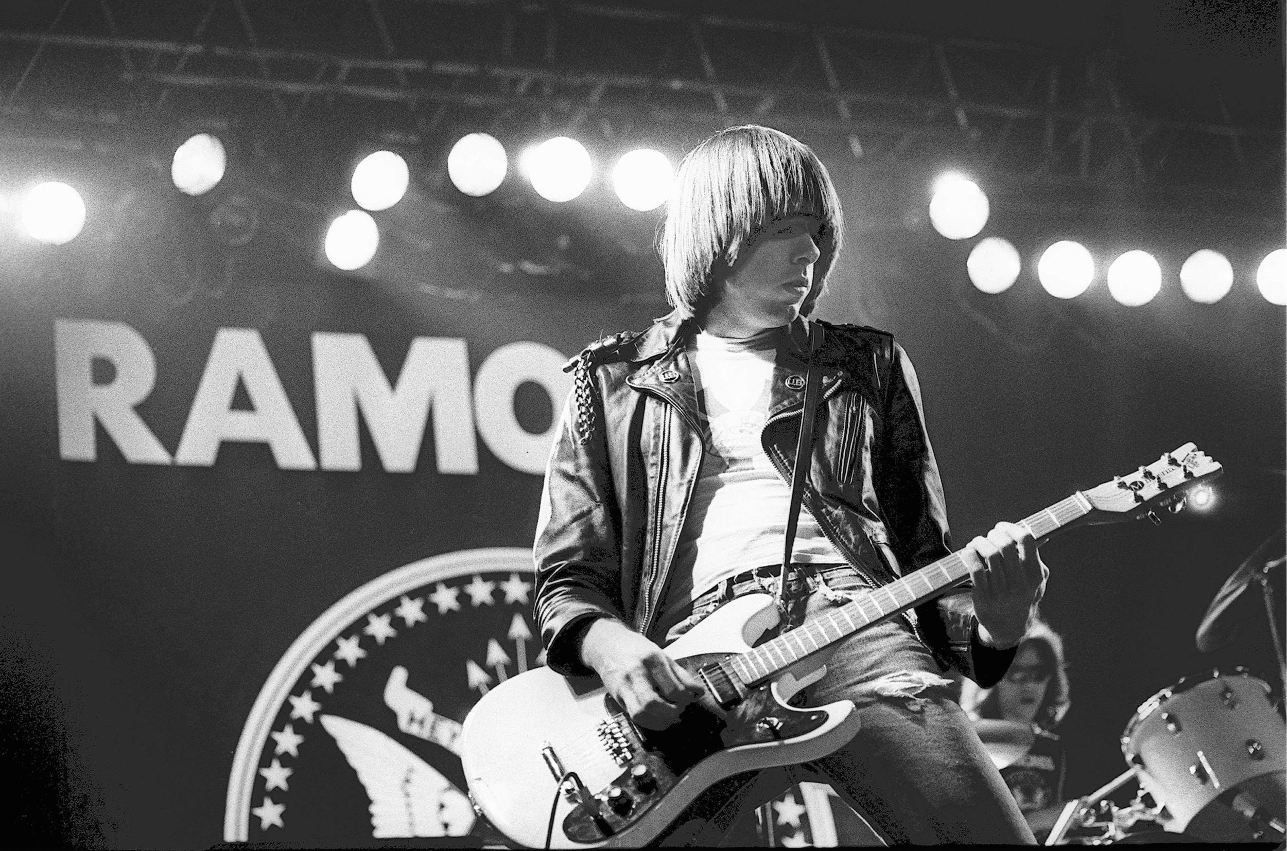 2500x1654 Johnny Ramone Wallpaper