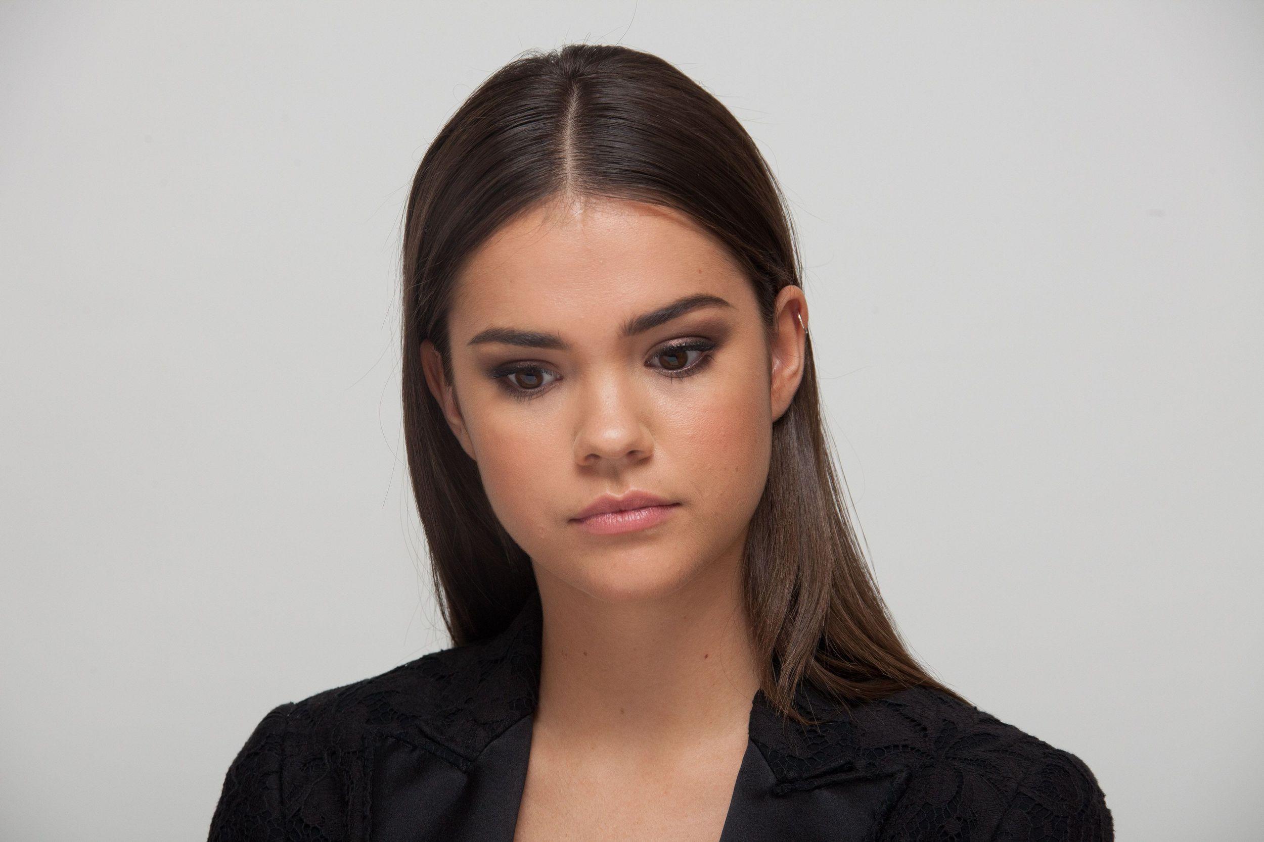 2500x1667 free wallpaper animals: Maia Mitchell HOT Wallpaper Latest