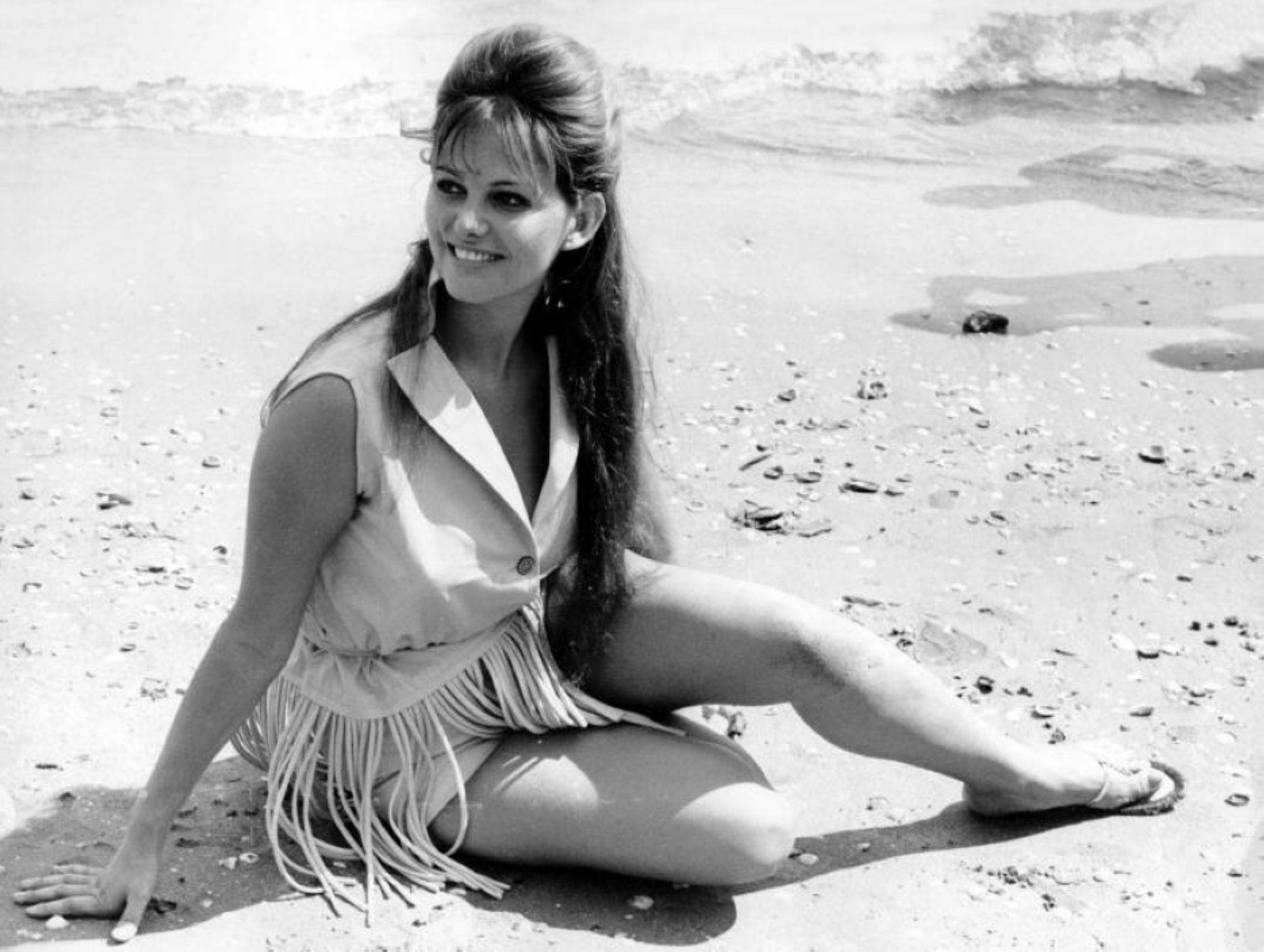 1870x1408 Claudia Cardinale HD