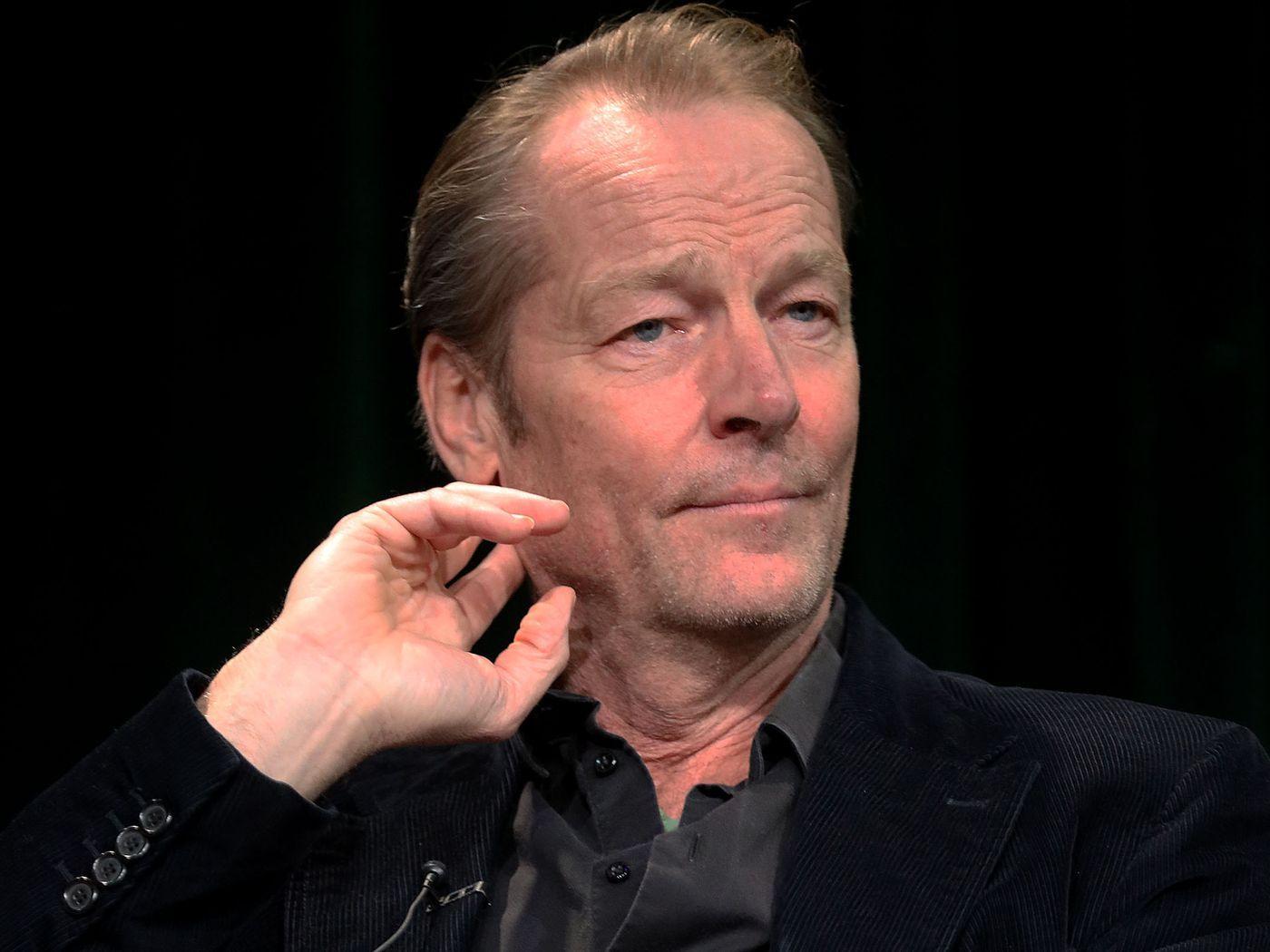 1400x1050 Actor behind Jorah in Game of Thrones' cast as Batman in DC's
